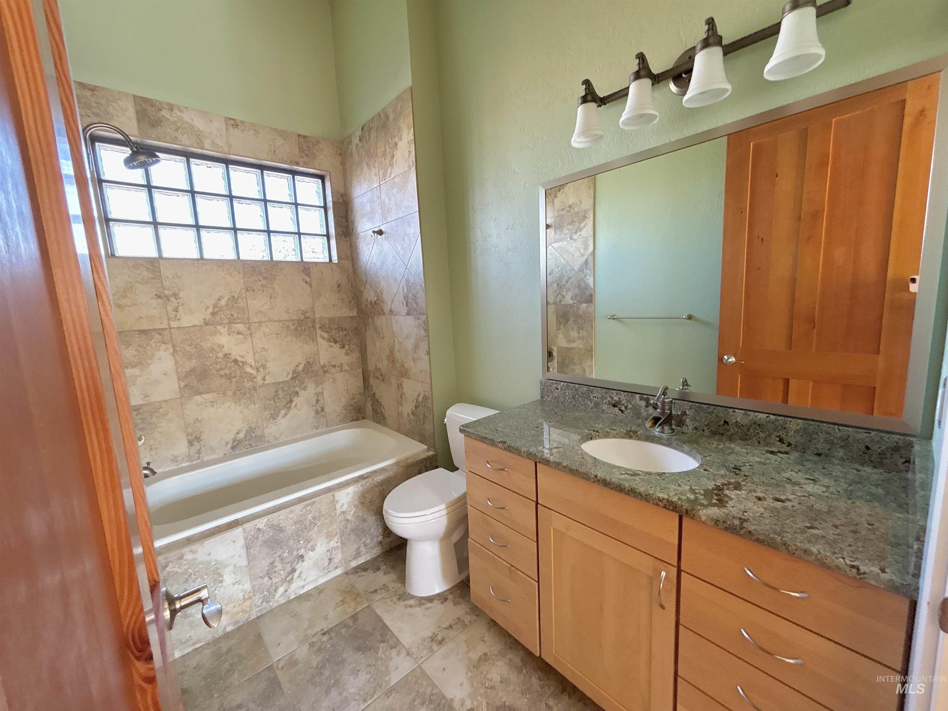 9275 W Osprey St Property Photo 17