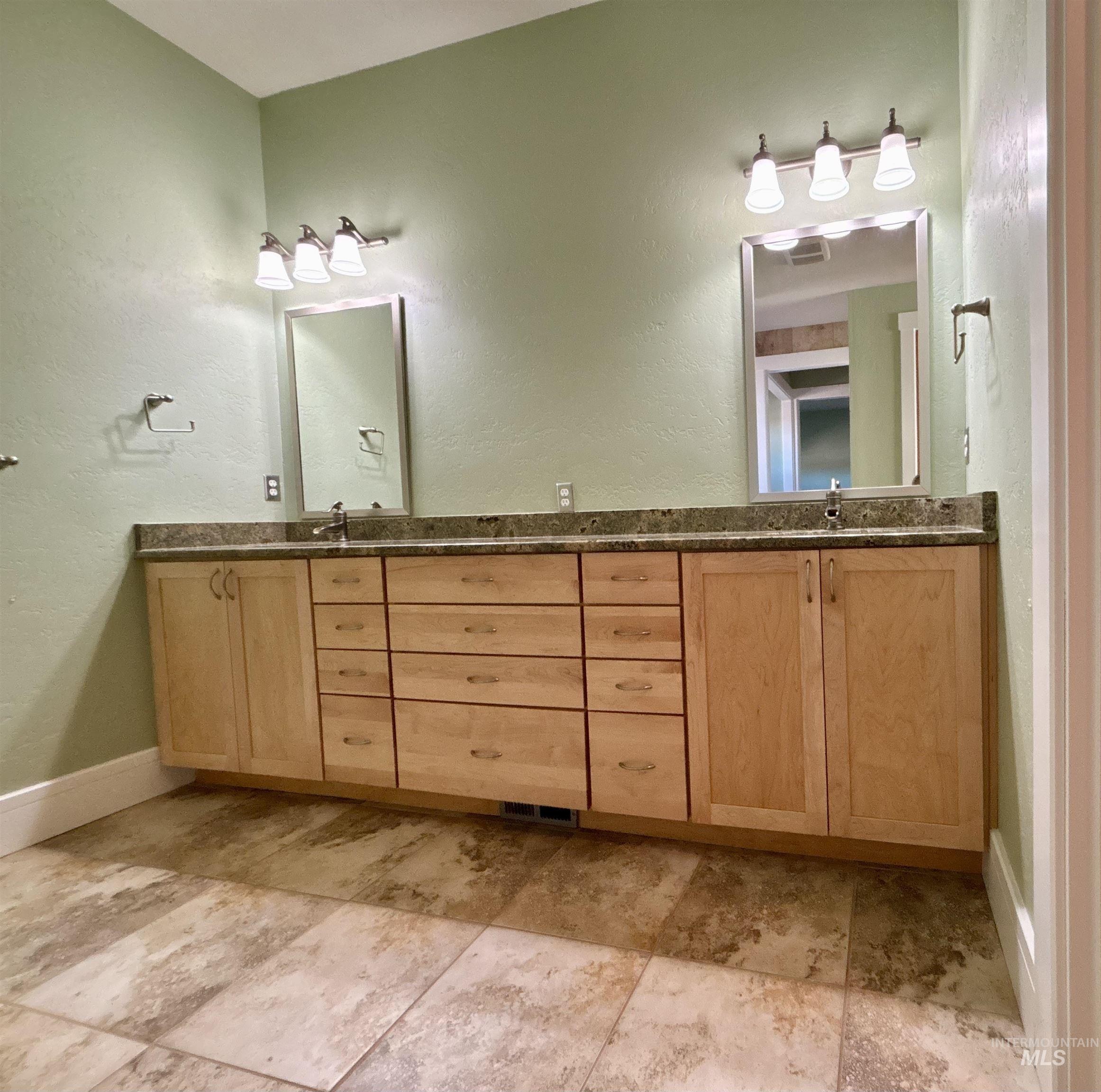 9275 W Osprey St Property Photo 21
