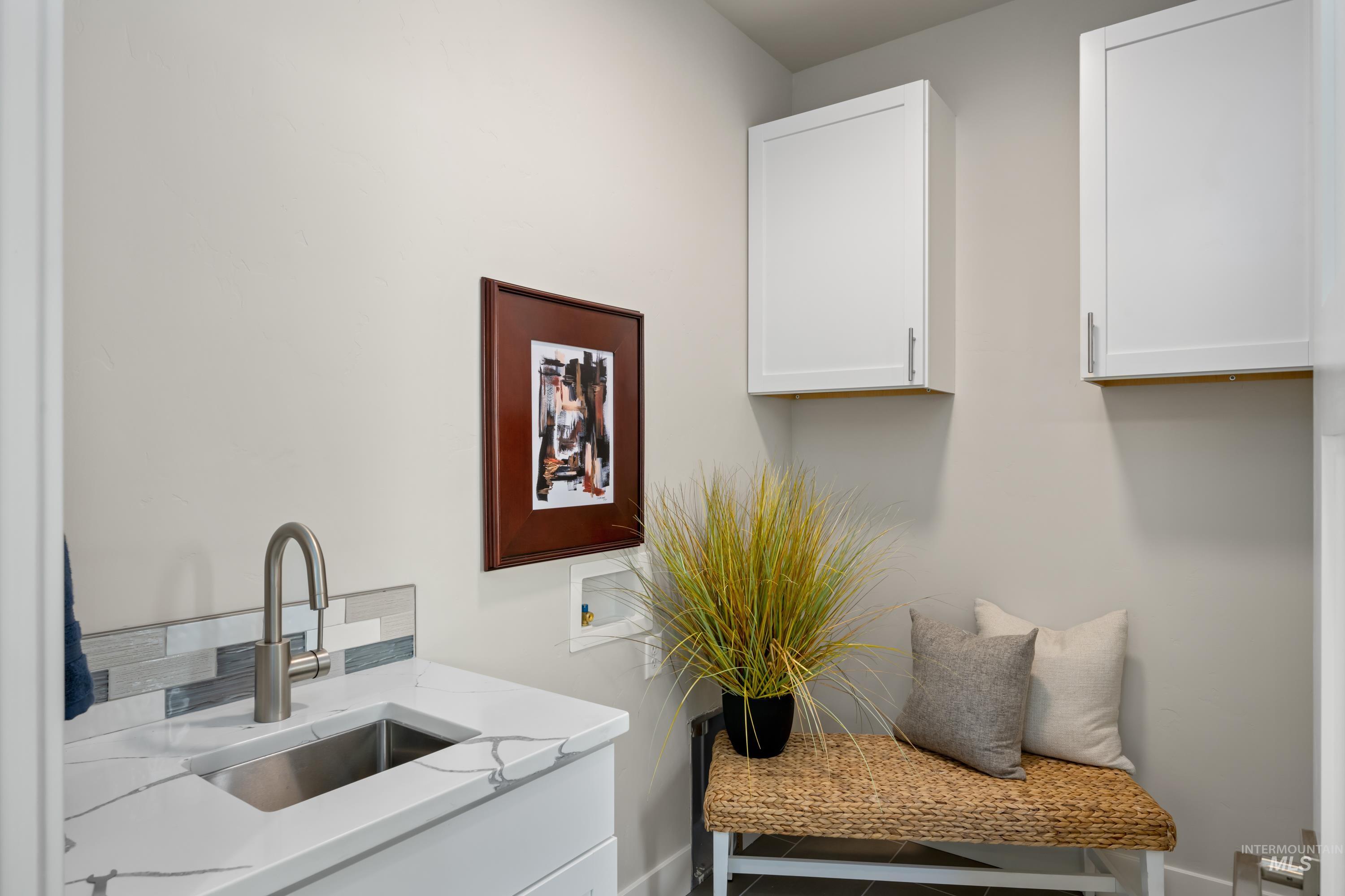 5801 W Castle Drive Property Photo 15