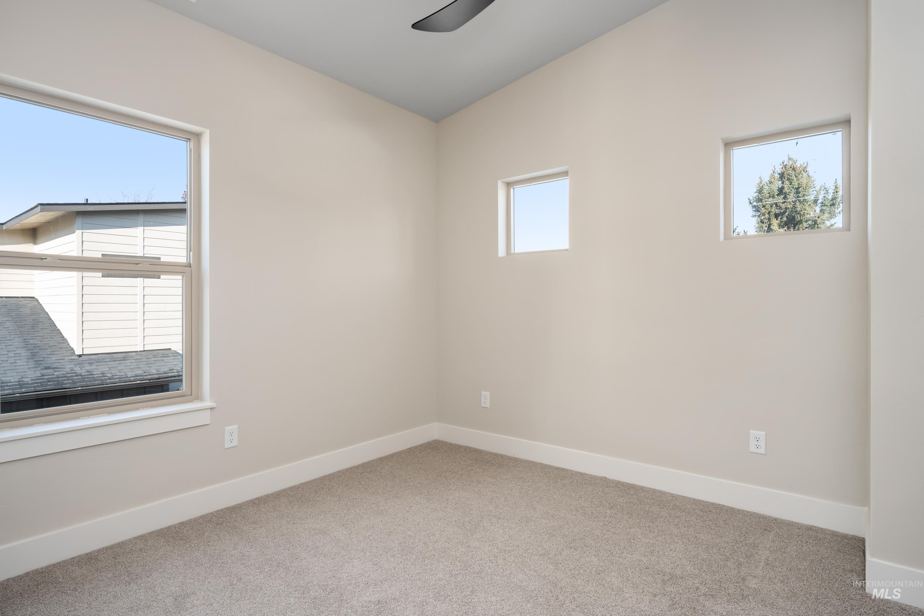 5801 W Castle Drive Property Photo 26