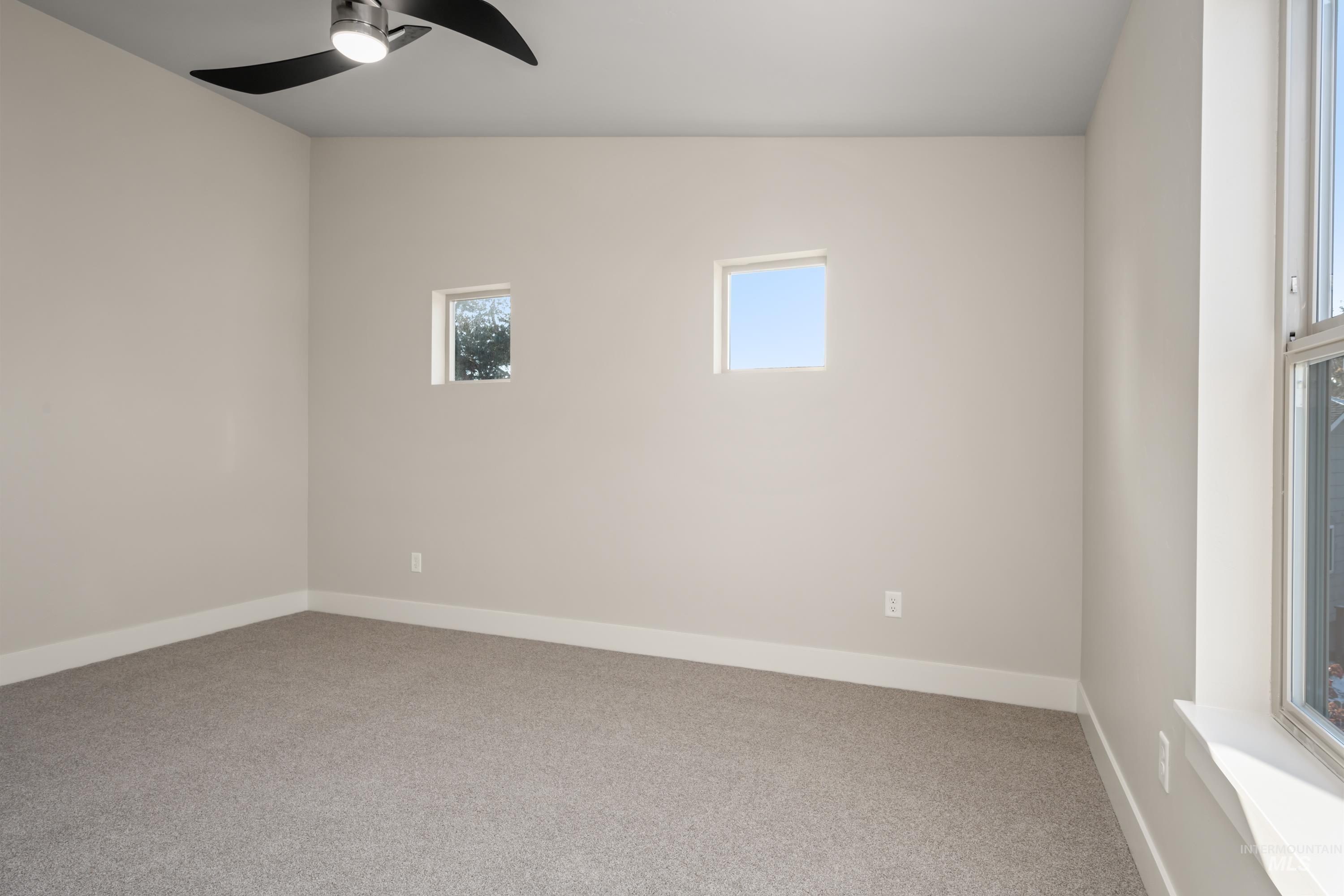5801 W Castle Drive Property Photo 28