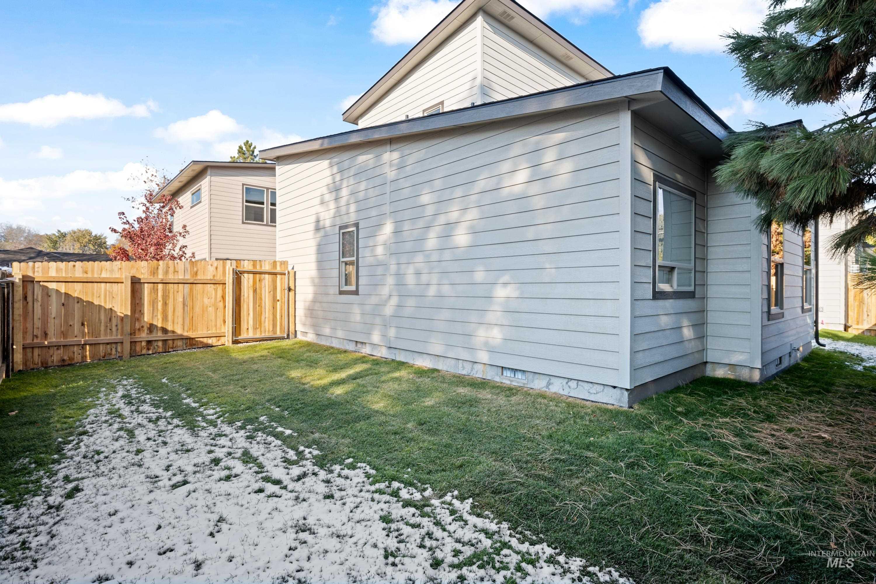 5801 W Castle Drive Property Photo 30