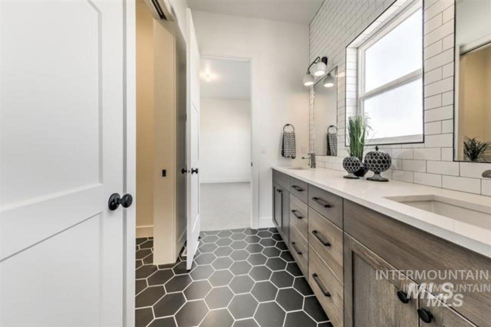 8534 W Happy Day Dr Property Photo 21