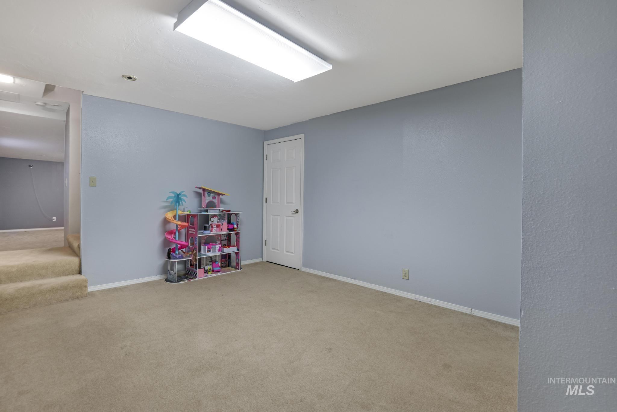426 Carriage Ln Property Photo 33