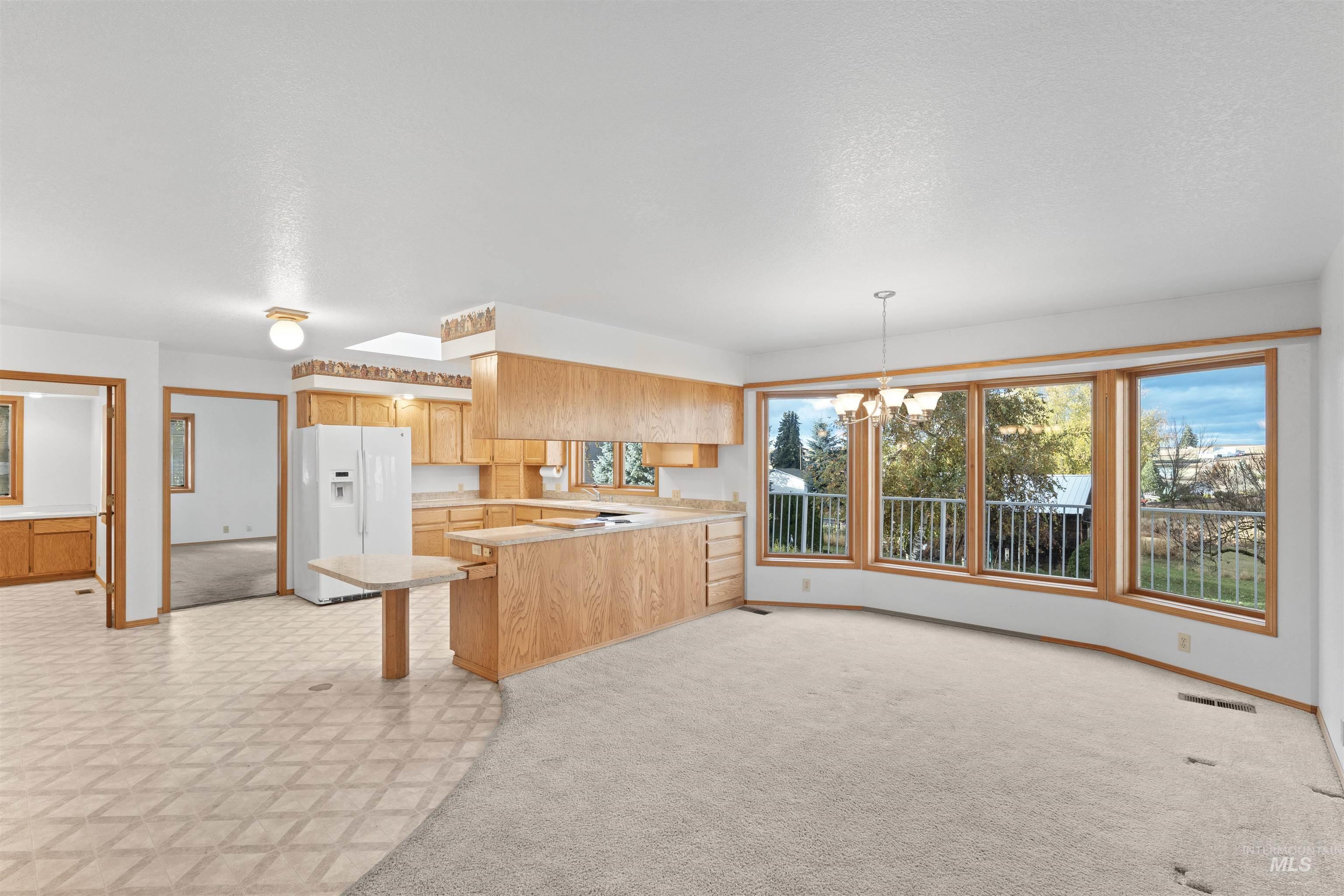 805 Broadway Street Property Photo 6
