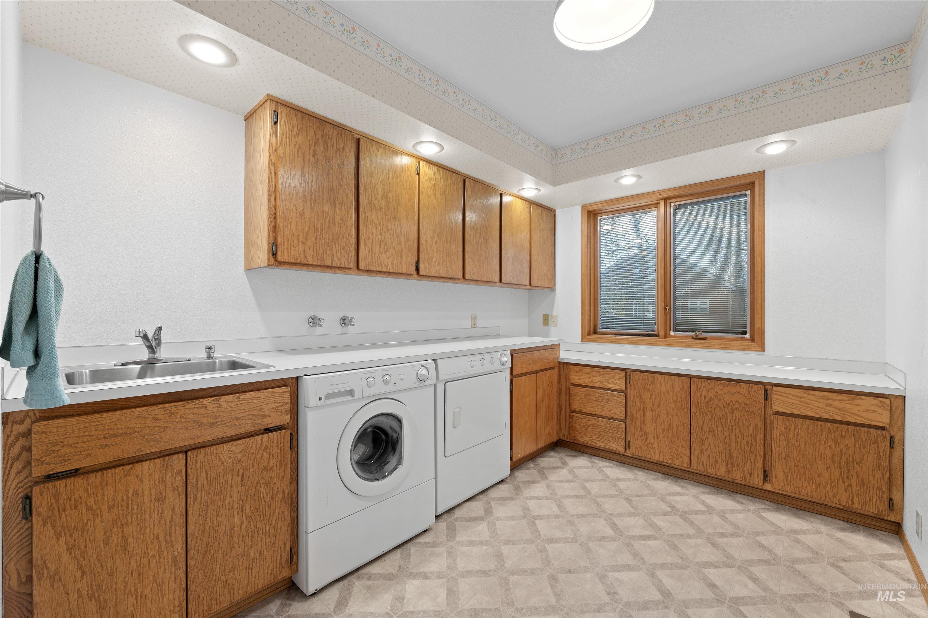 805 Broadway Street Property Photo 7