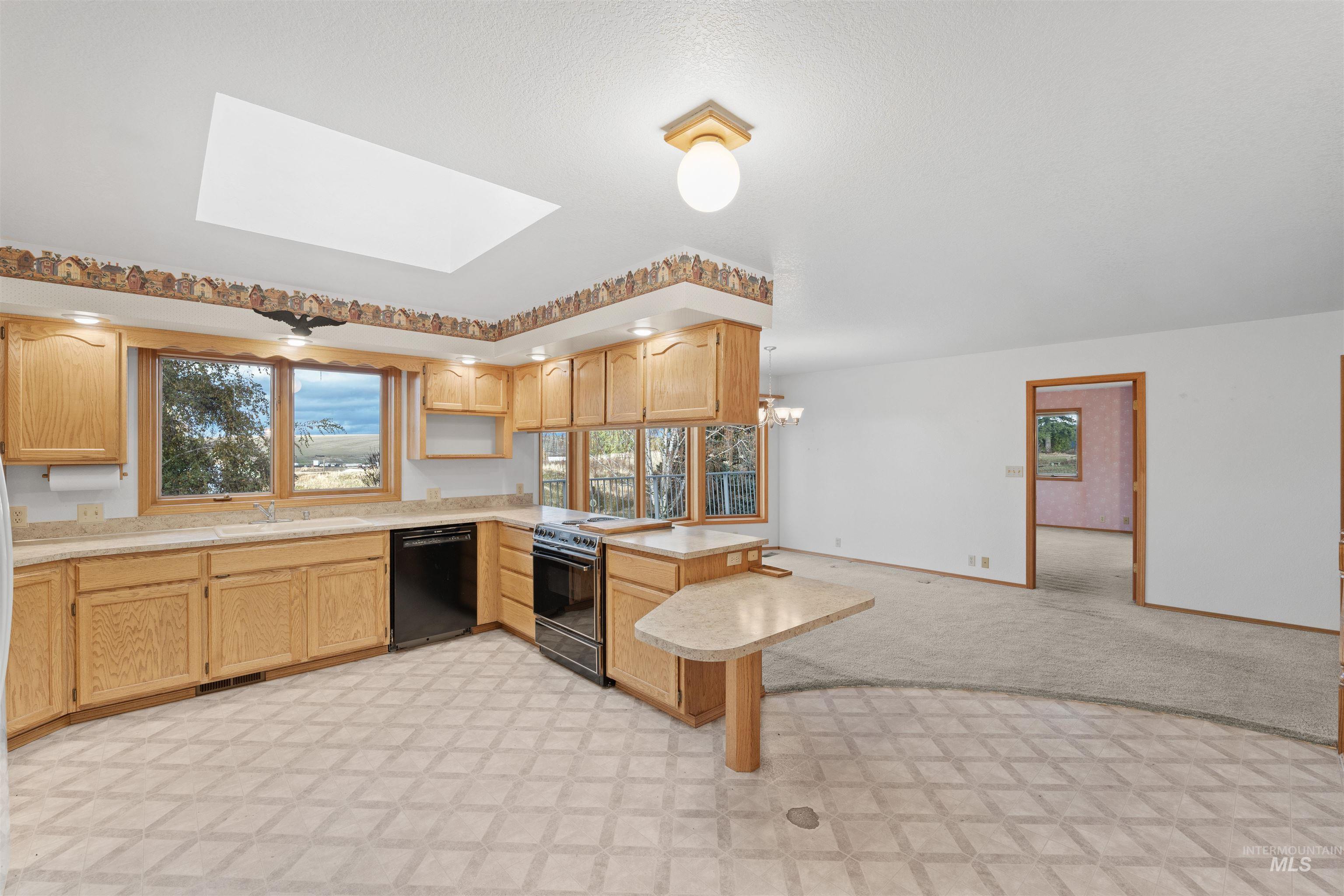 805 Broadway Street Property Photo 8