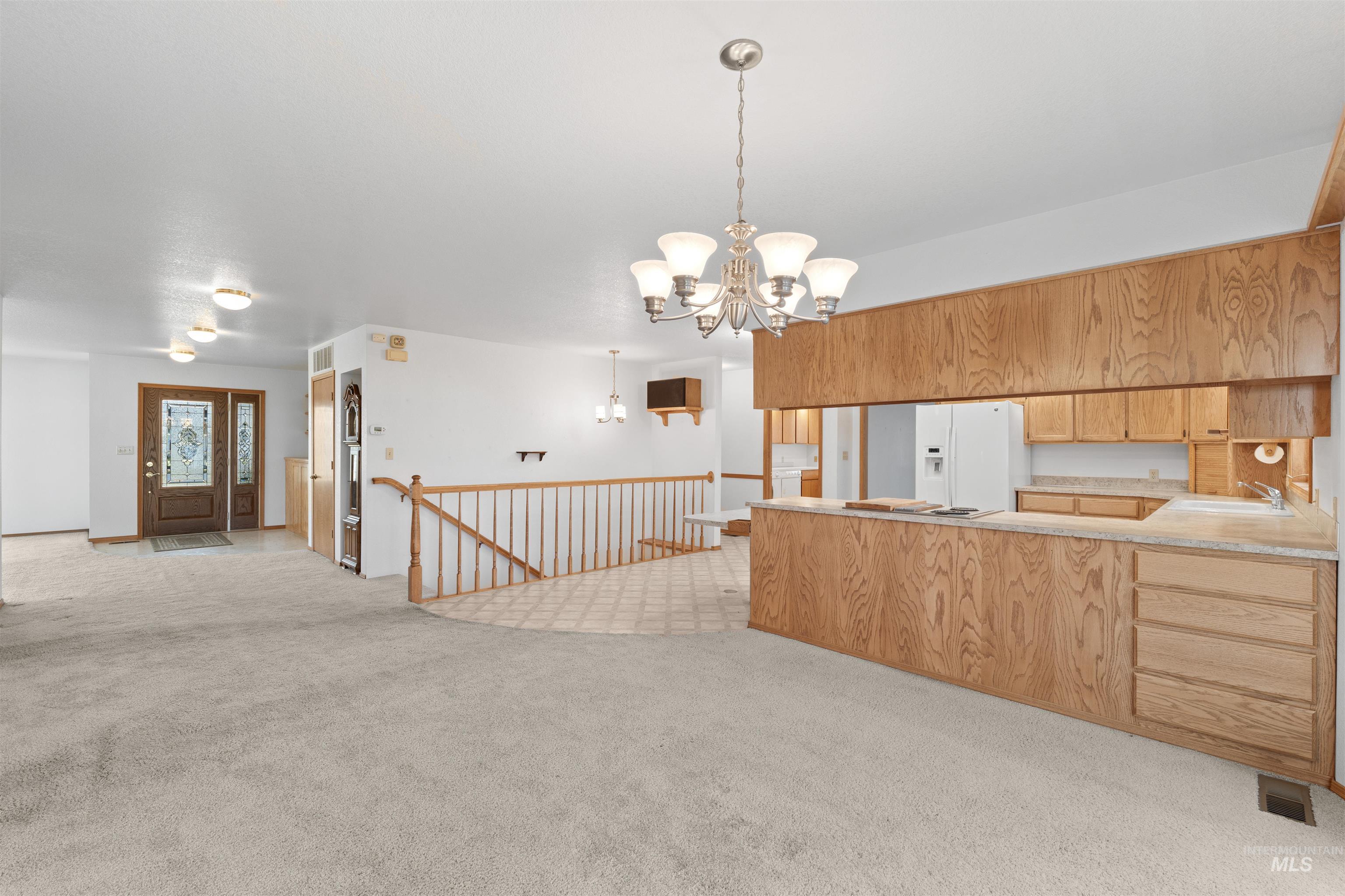 805 Broadway Street Property Photo 11
