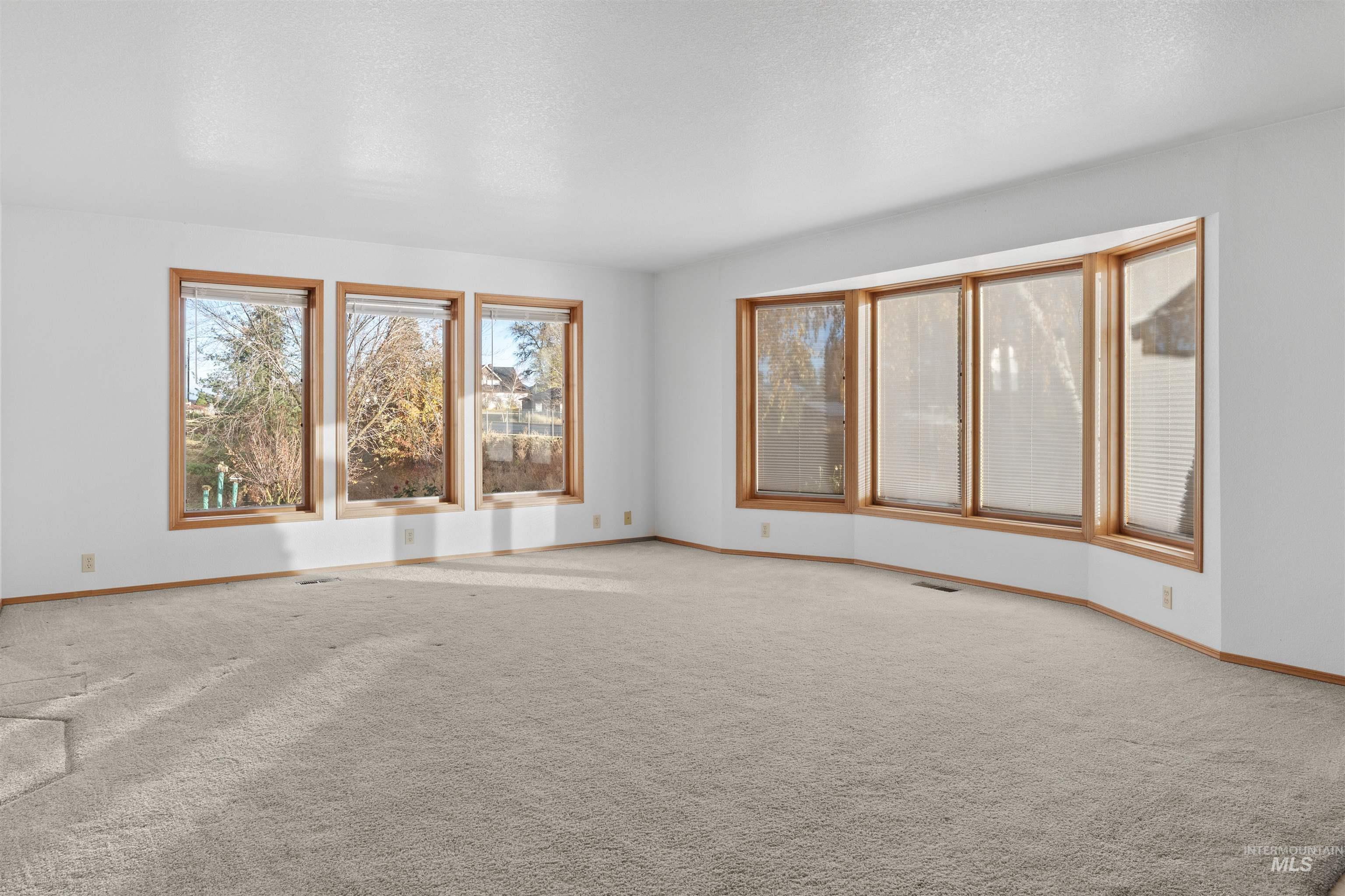 805 Broadway Street Property Photo 13