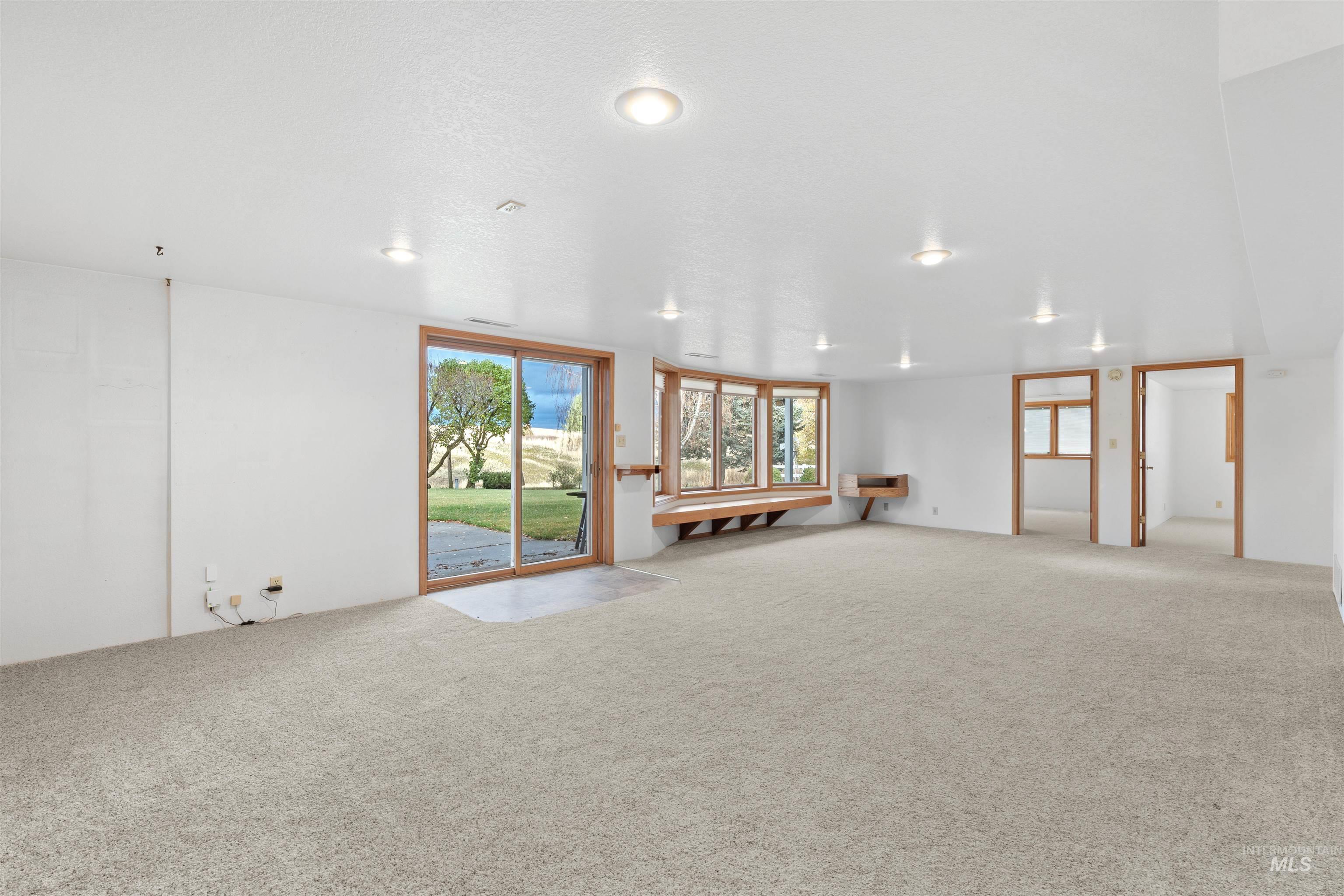 805 Broadway Street Property Photo 21