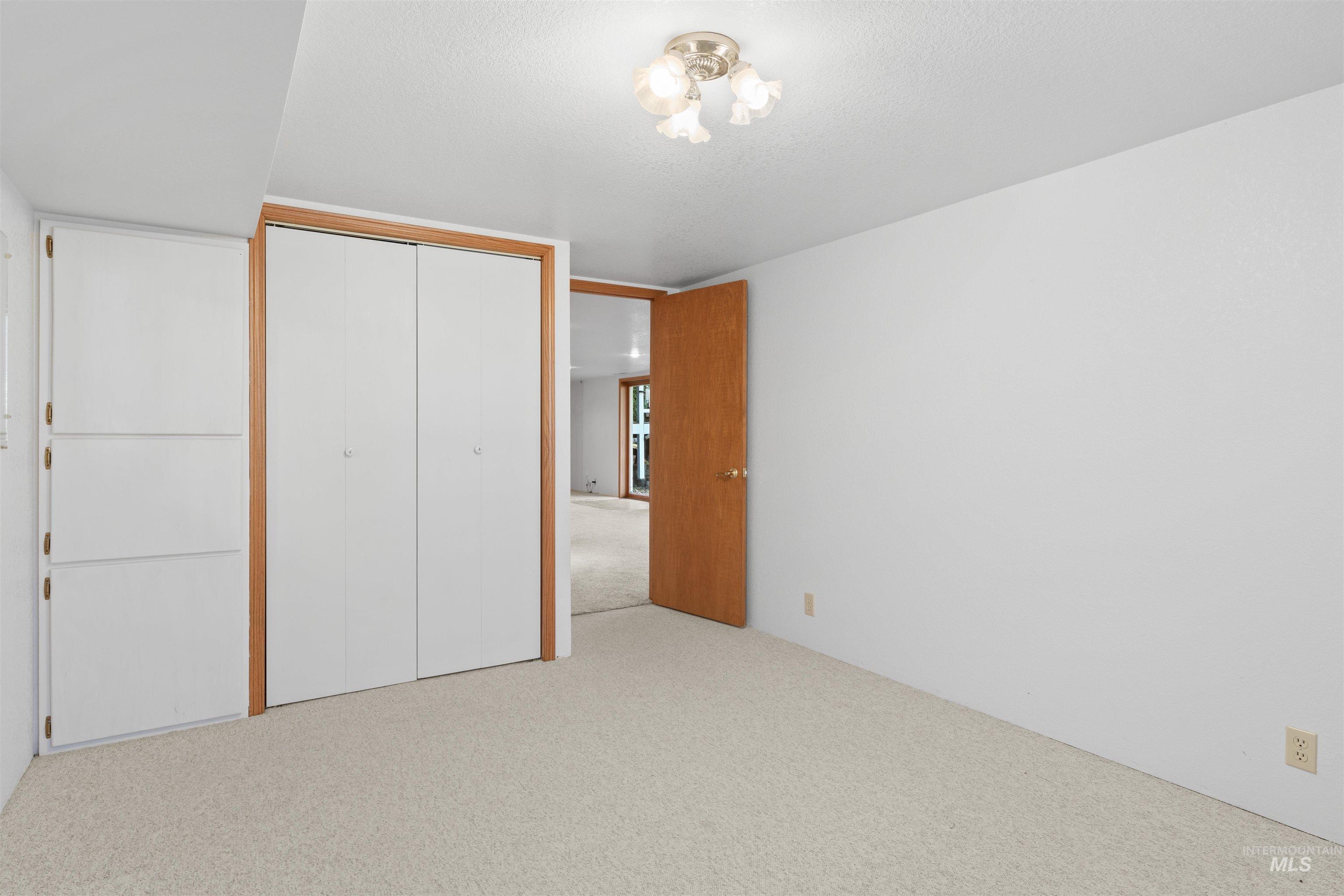 805 Broadway Street Property Photo 30