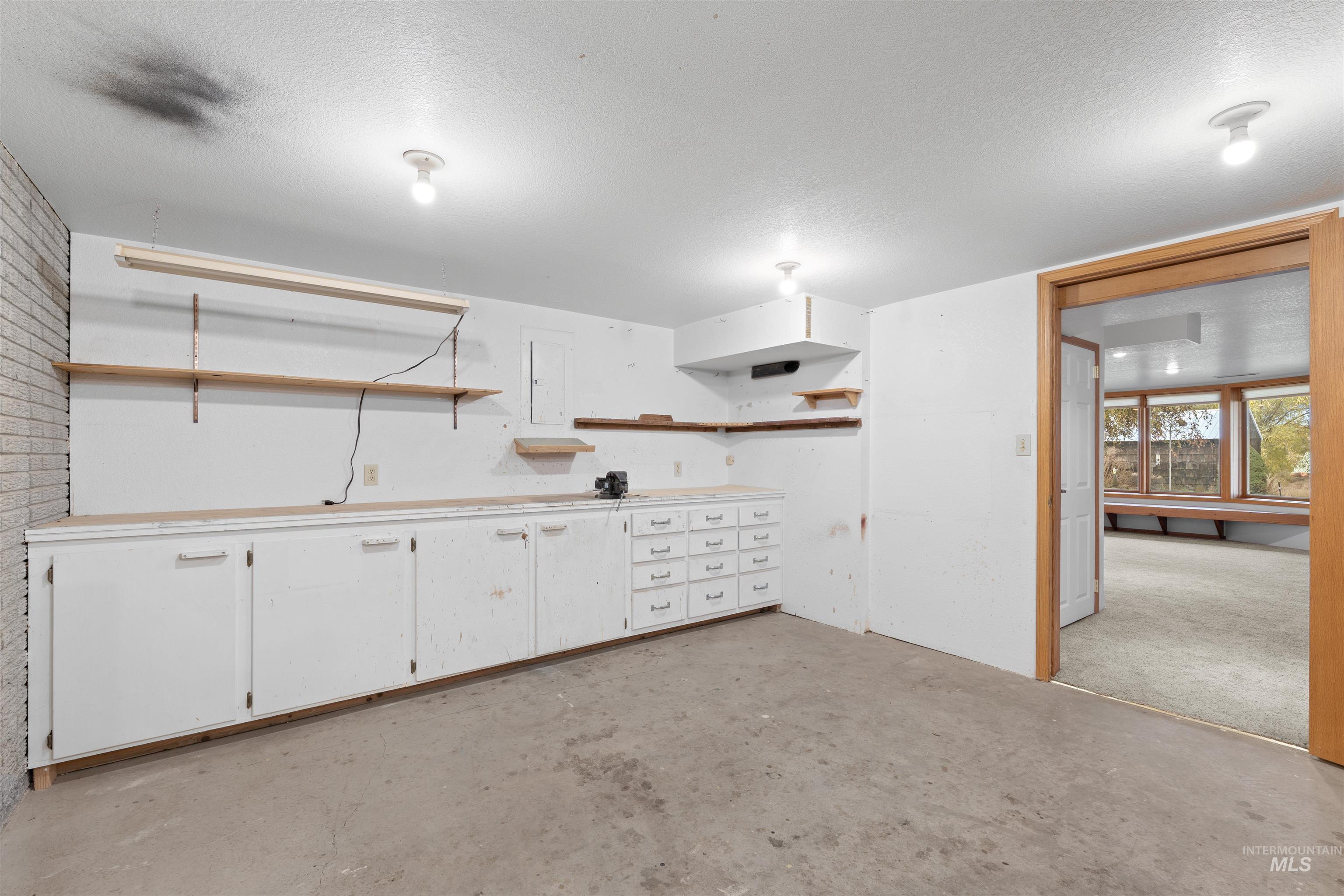 805 Broadway Street Property Photo 33