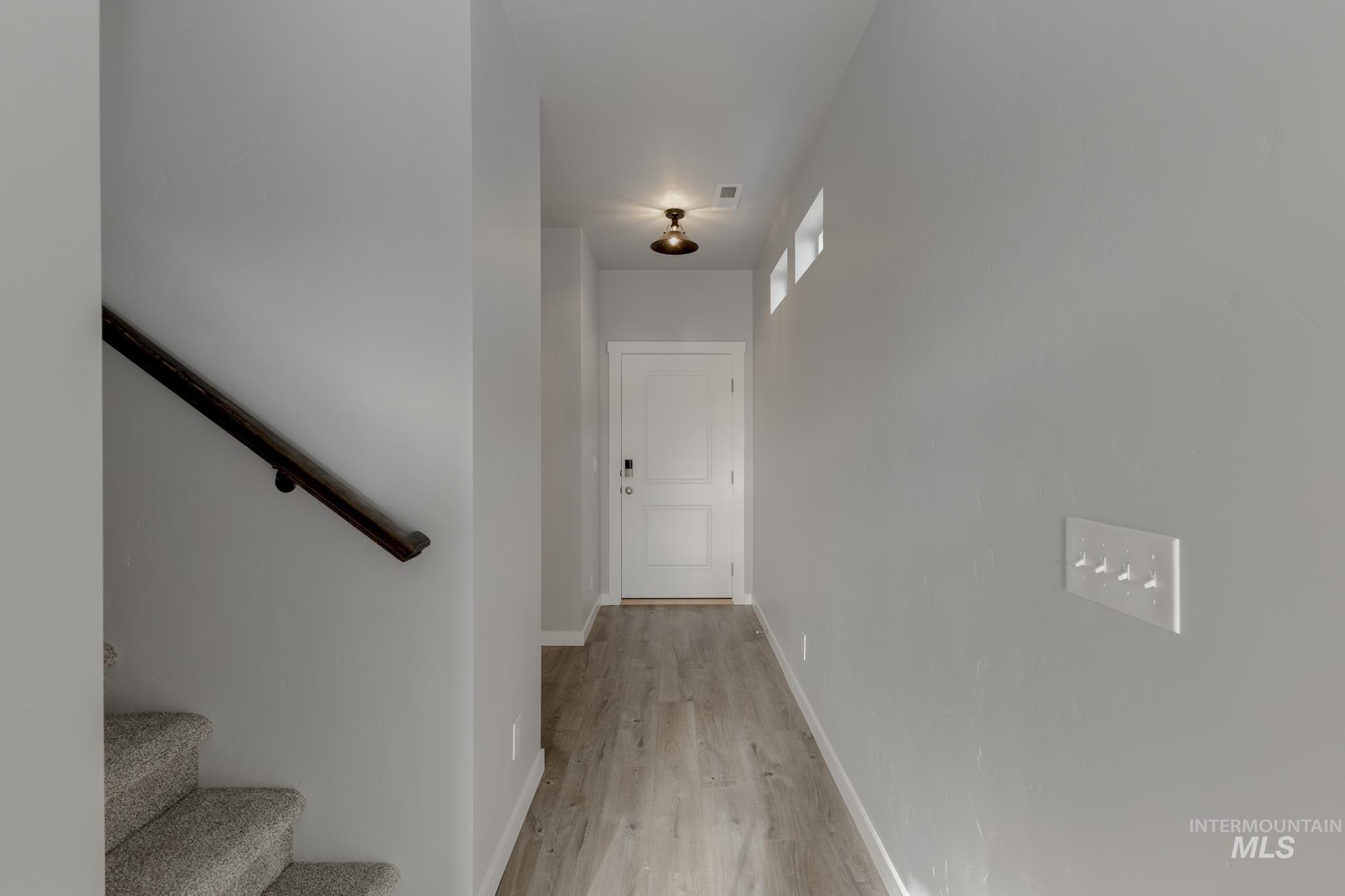 2120 S Saltbrush Way Property Photo 2