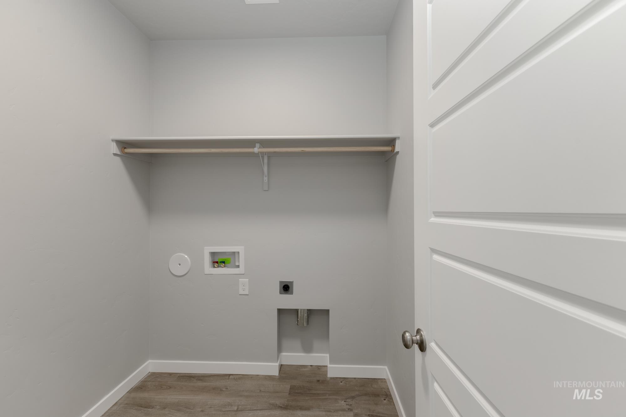 2120 S Saltbrush Way Property Photo 9