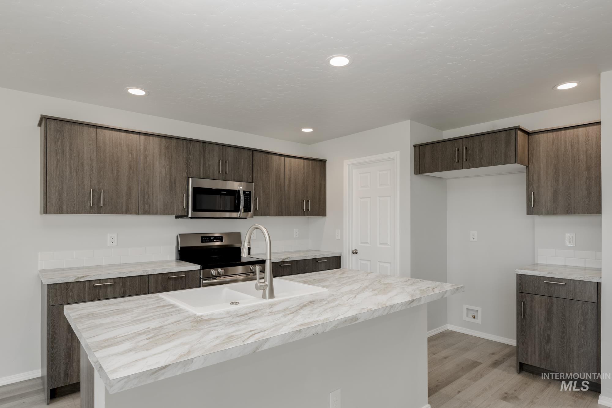 48 S Woodland Grove Way Property Photo 3