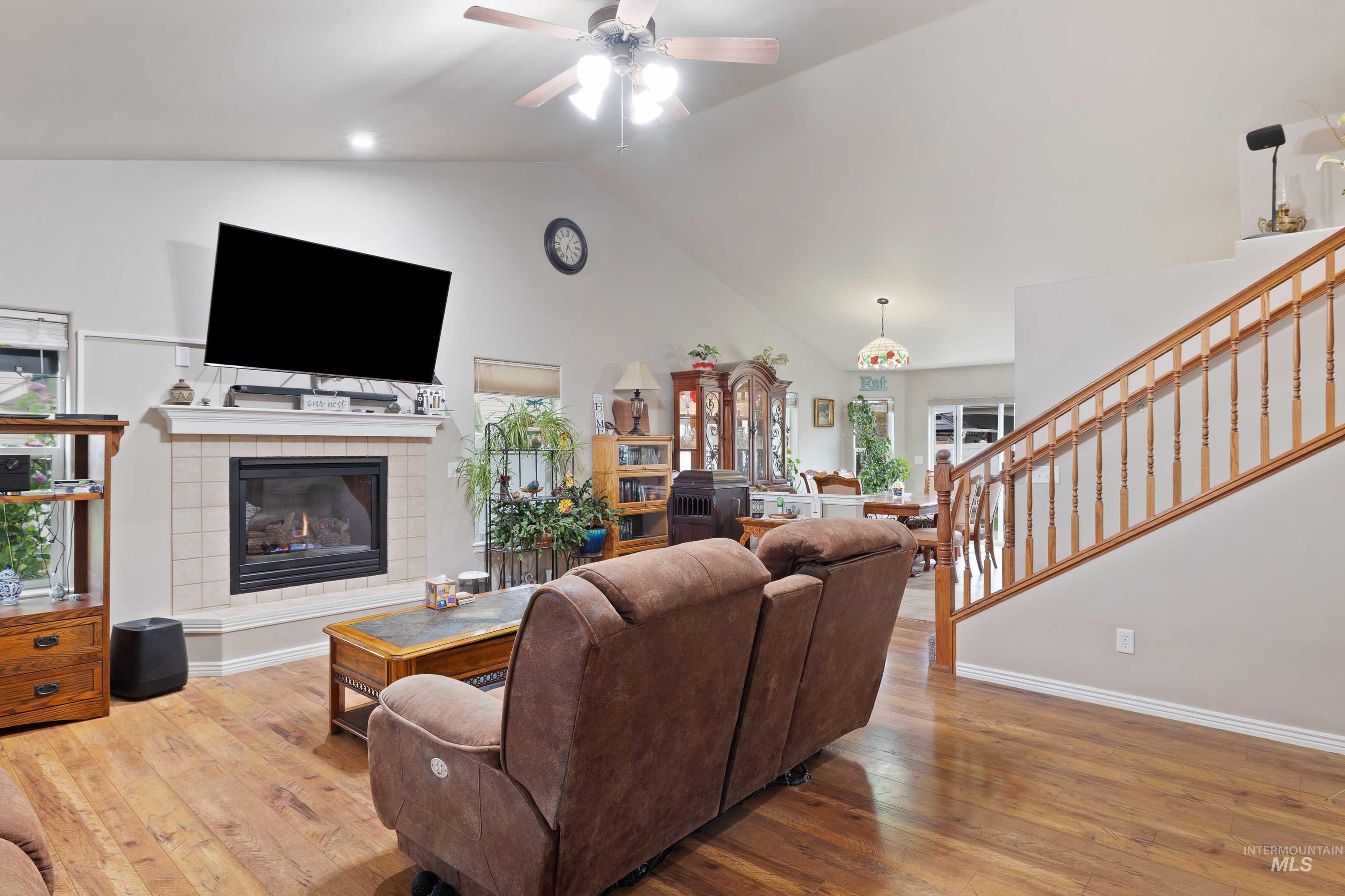420 Shadetree Trail Property Photo 2