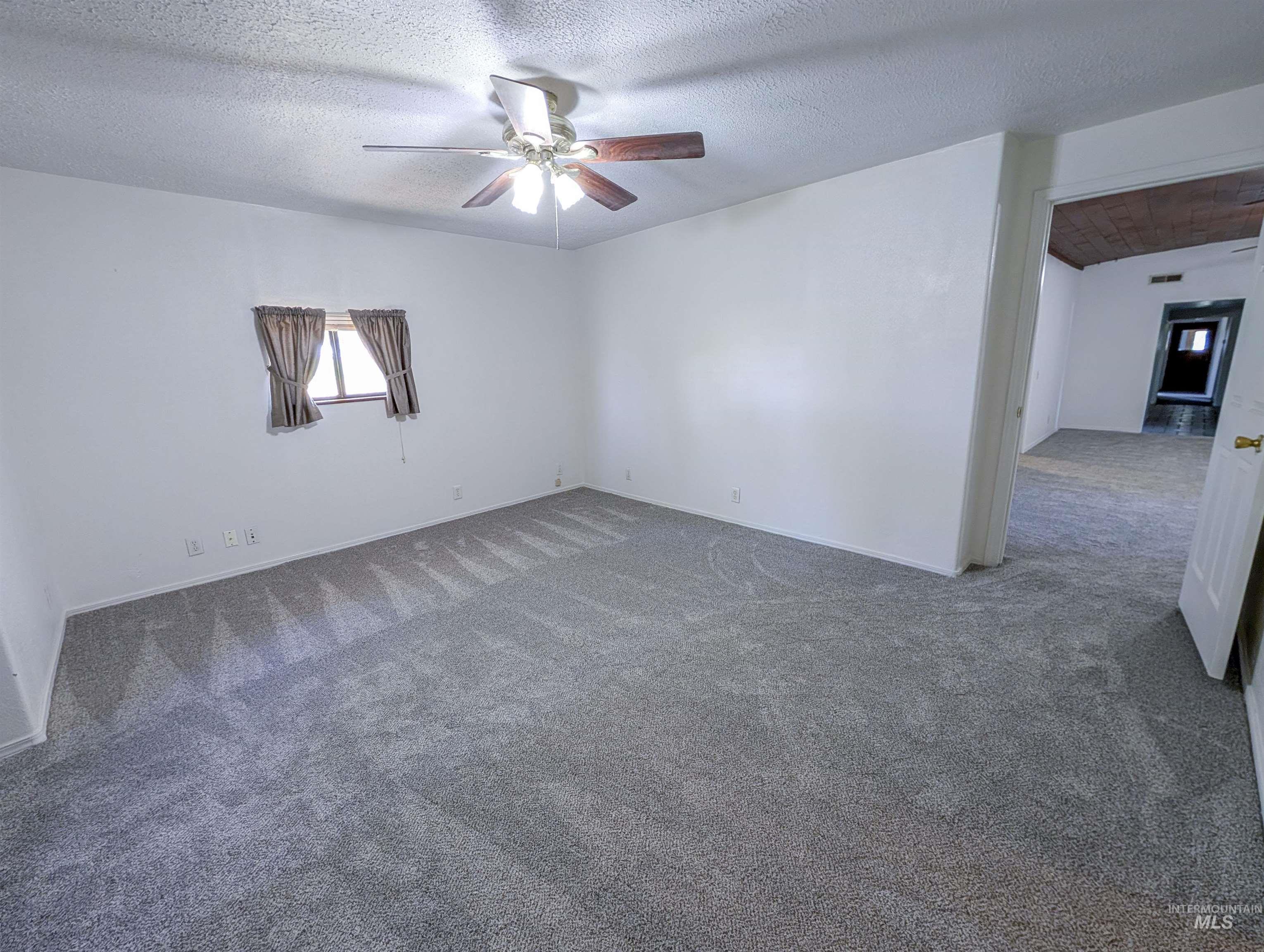 123 E 400 S Property Photo 12