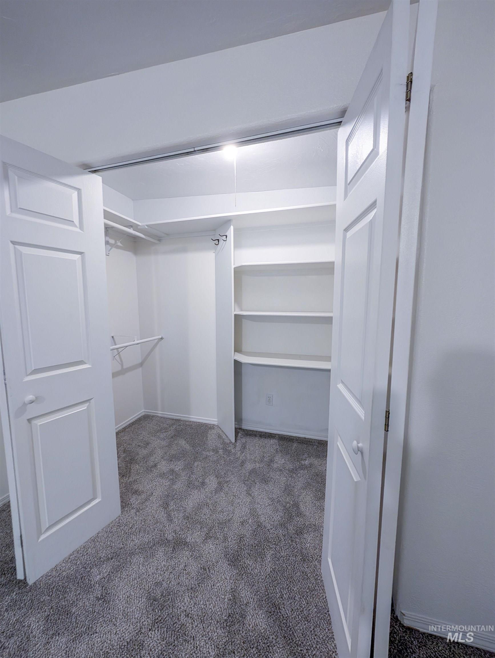 123 E 400 S Property Photo 17