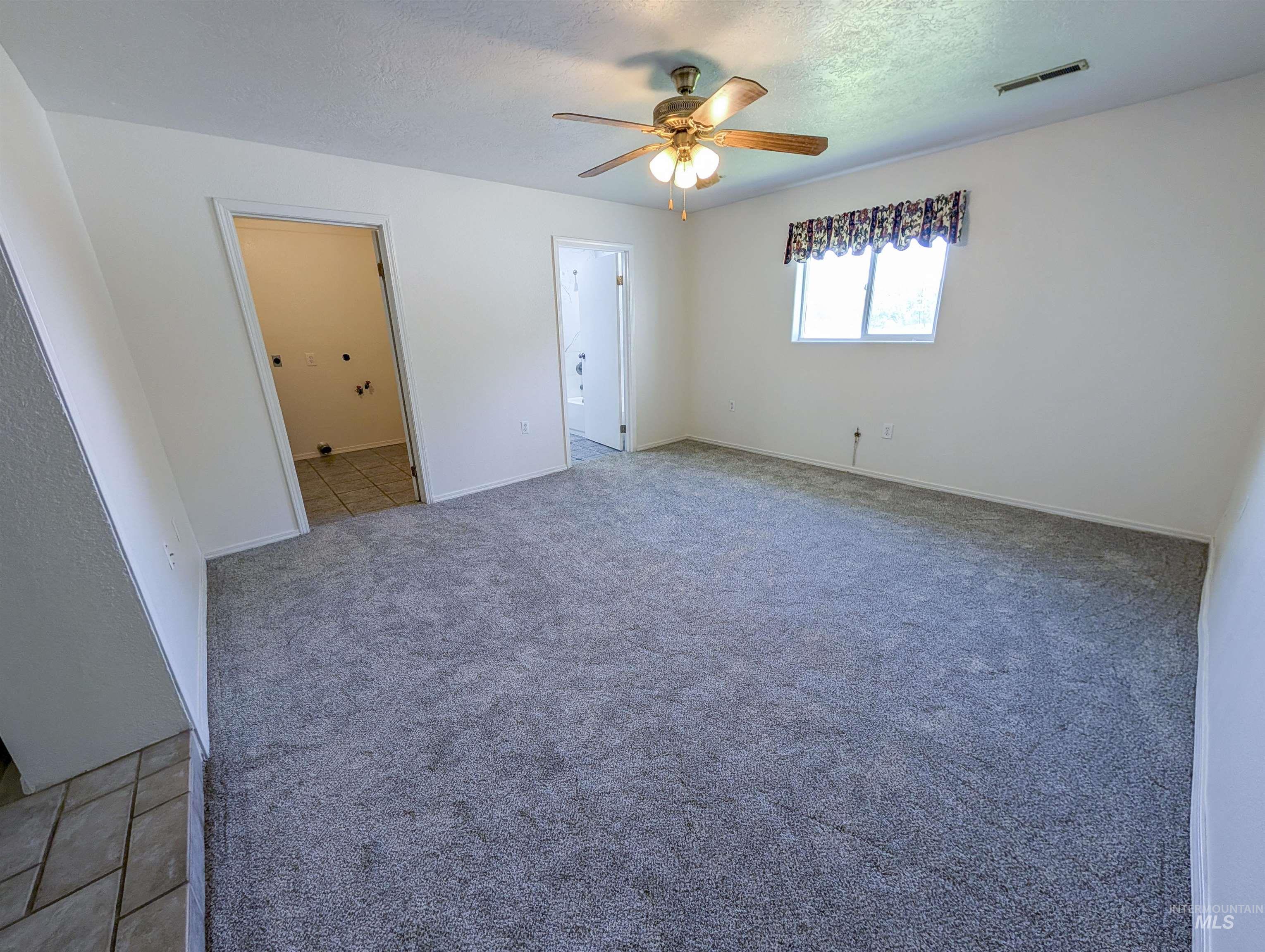 123 E 400 S Property Photo 21