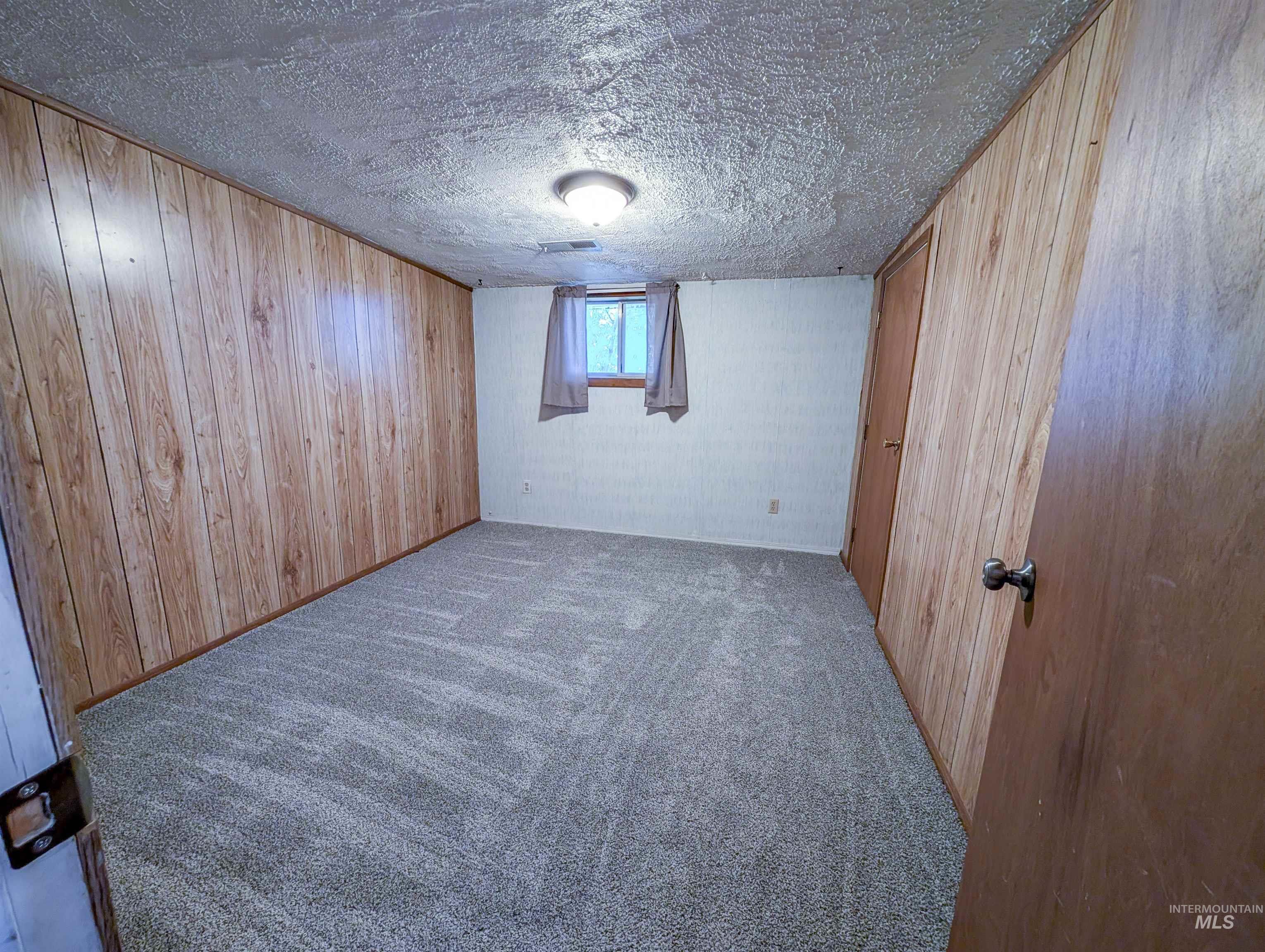 123 E 400 S Property Photo 25