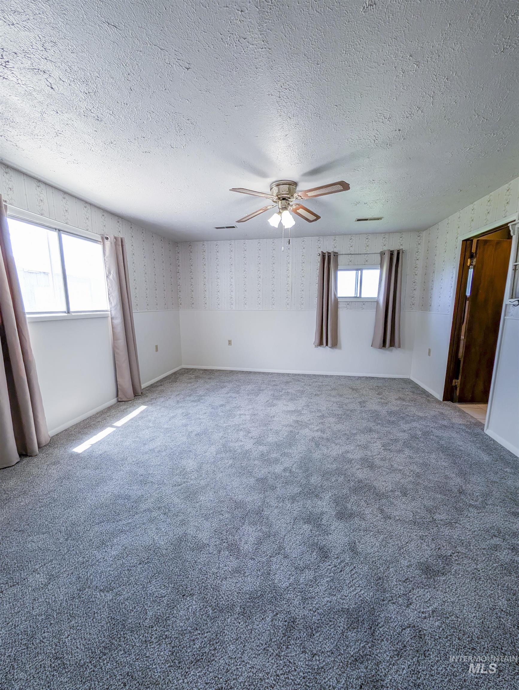 123 E 400 S Property Photo 27