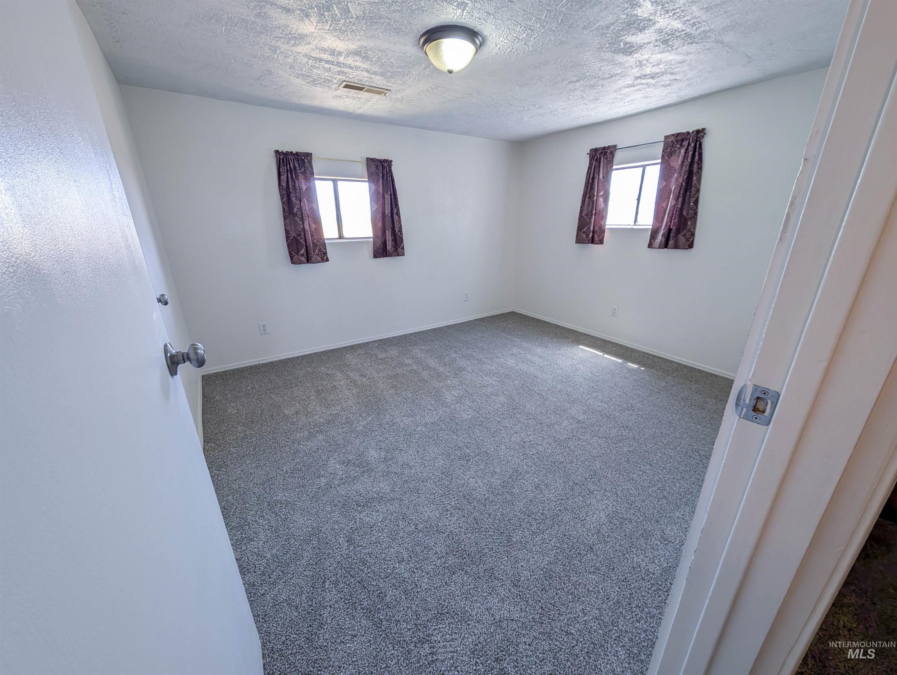 123 E 400 S Property Photo 33