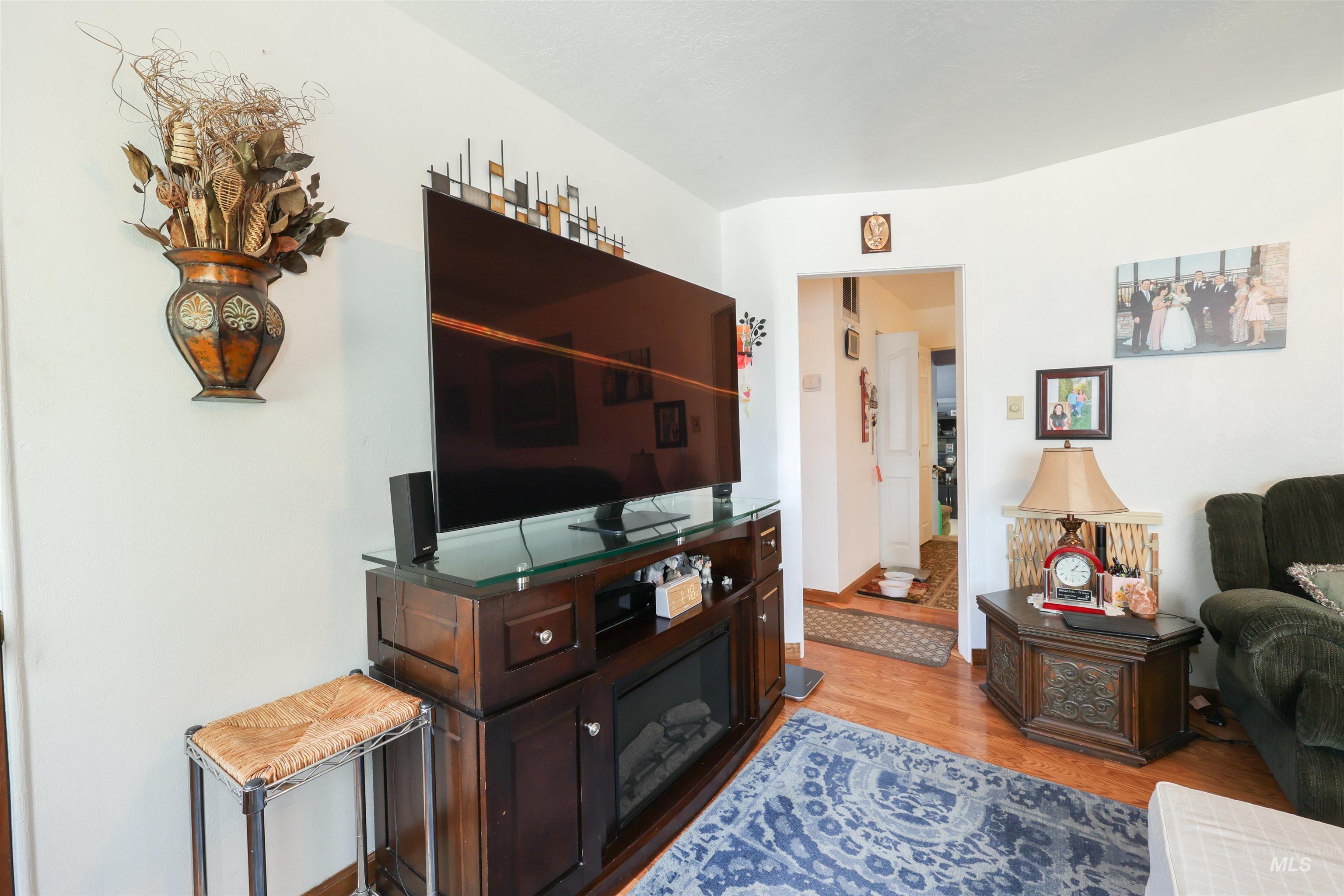 587 Madison Street Property Photo 9