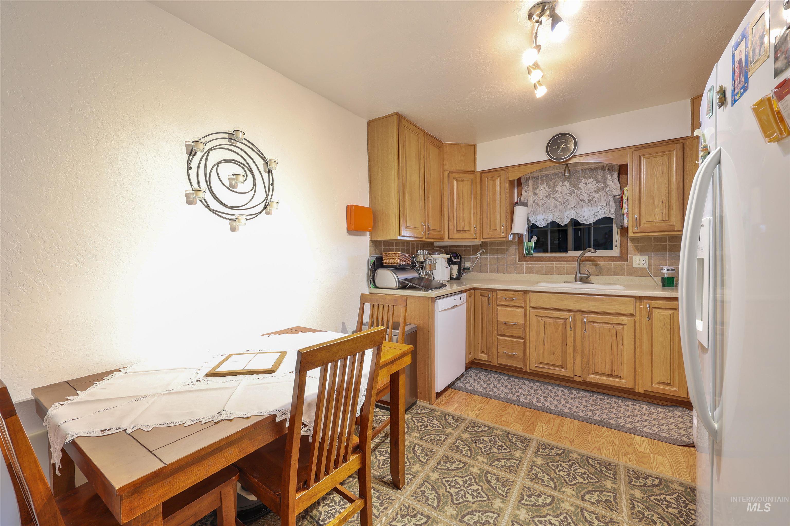 587 Madison Street Property Photo 10