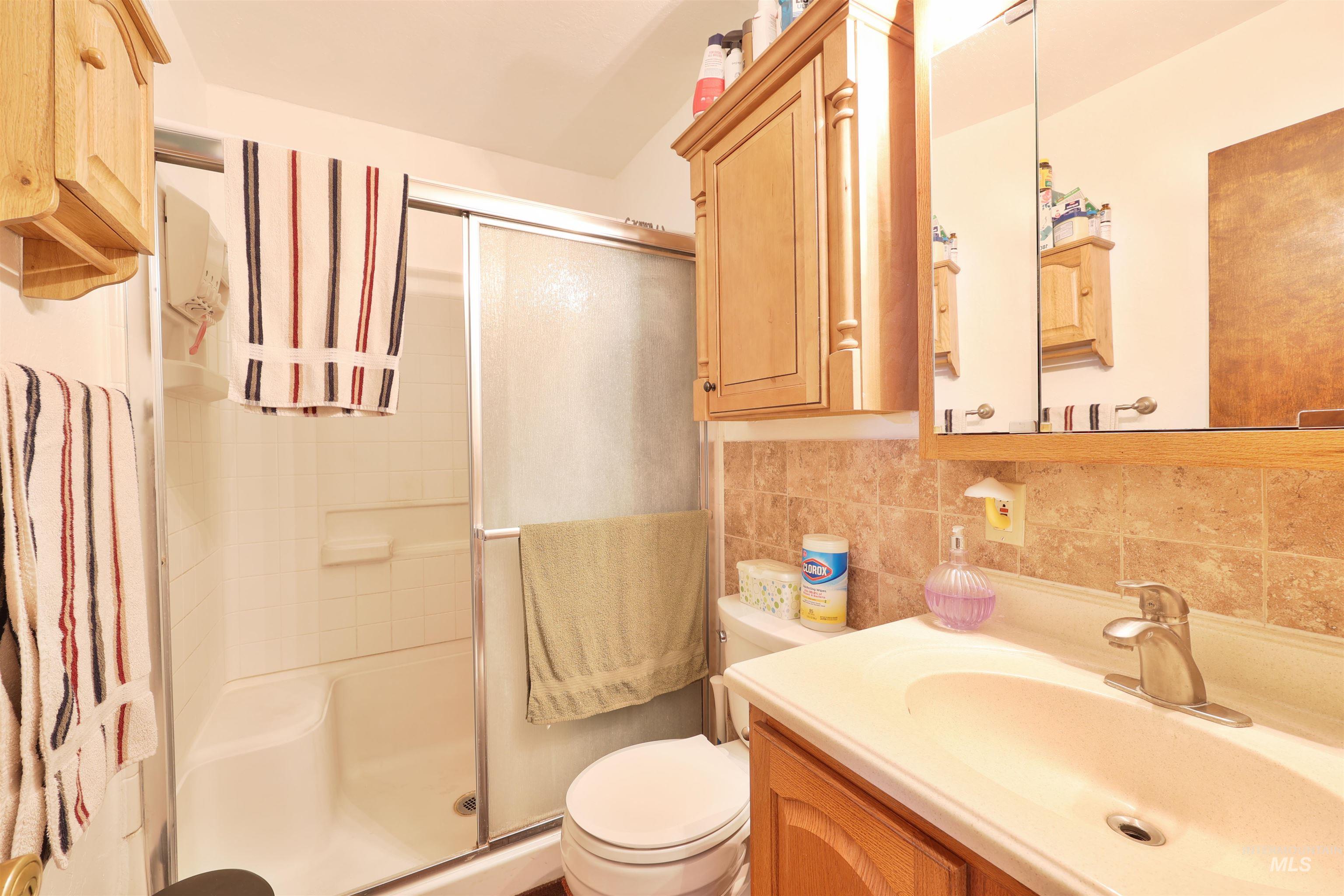 587 Madison Street Property Photo 21