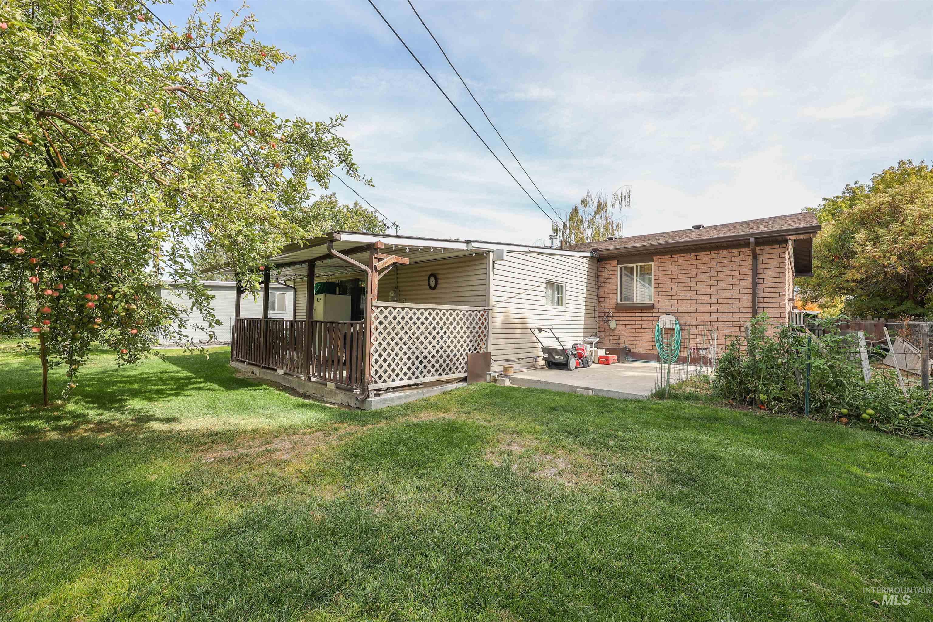 587 Madison Street Property Photo 26