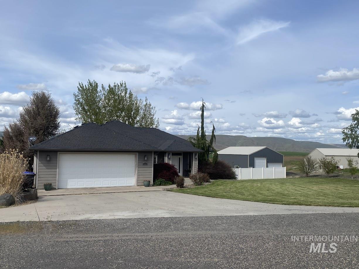 1041 Bighorn Dr Property Photo 2