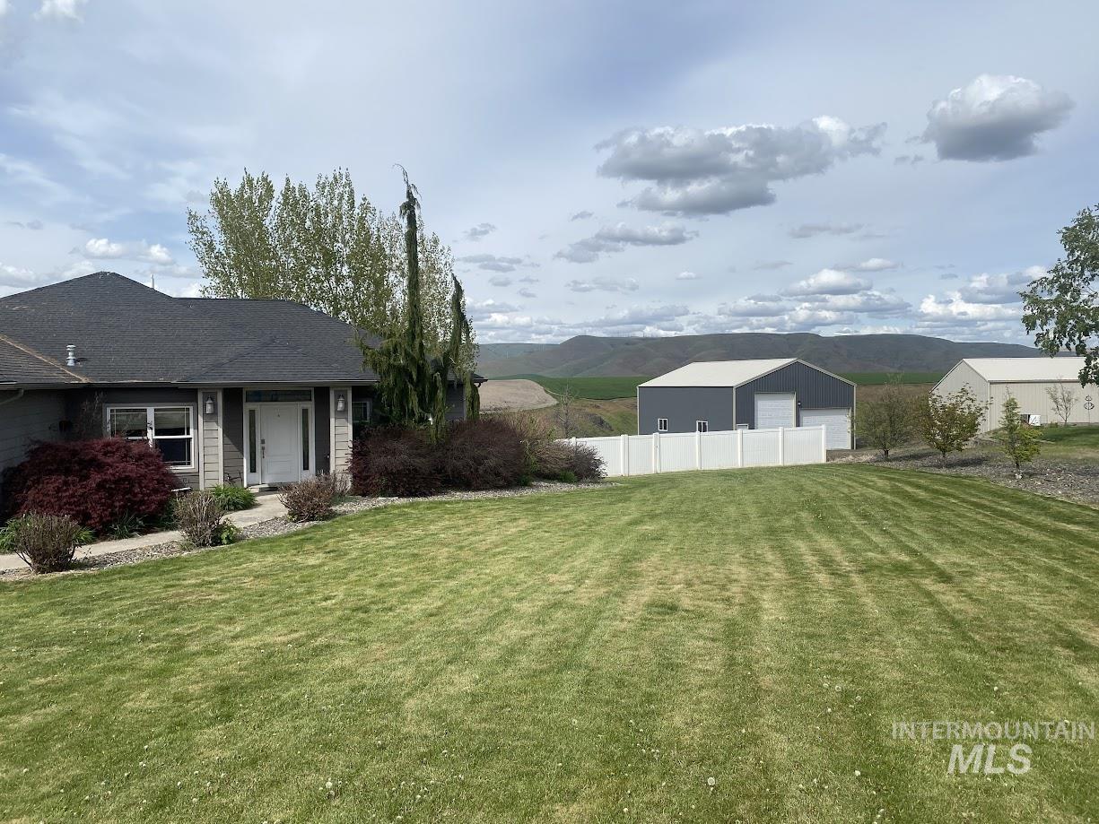 1041 Bighorn Dr Property Photo 3