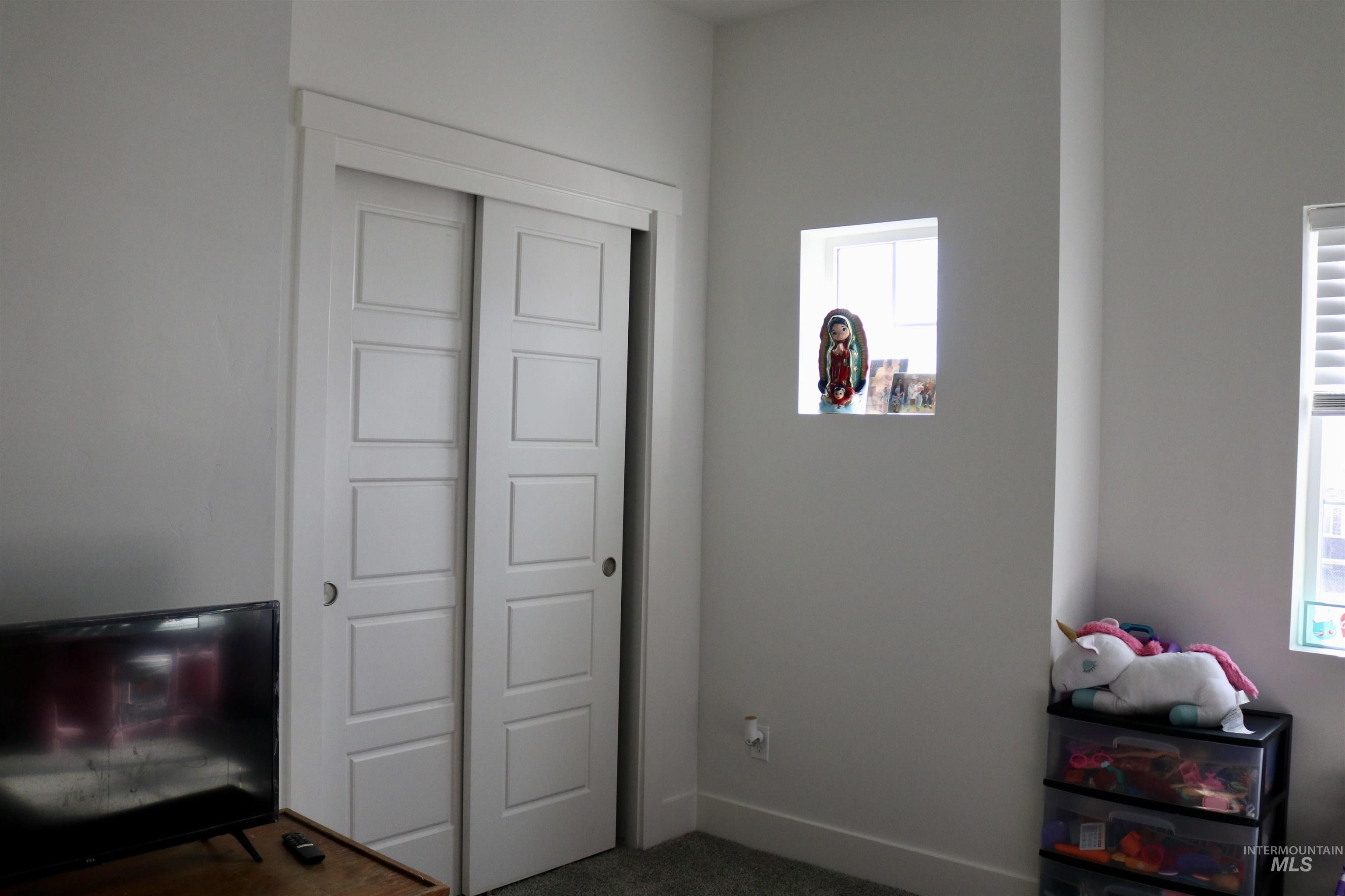 264/266 W Ave A Property Photo 9