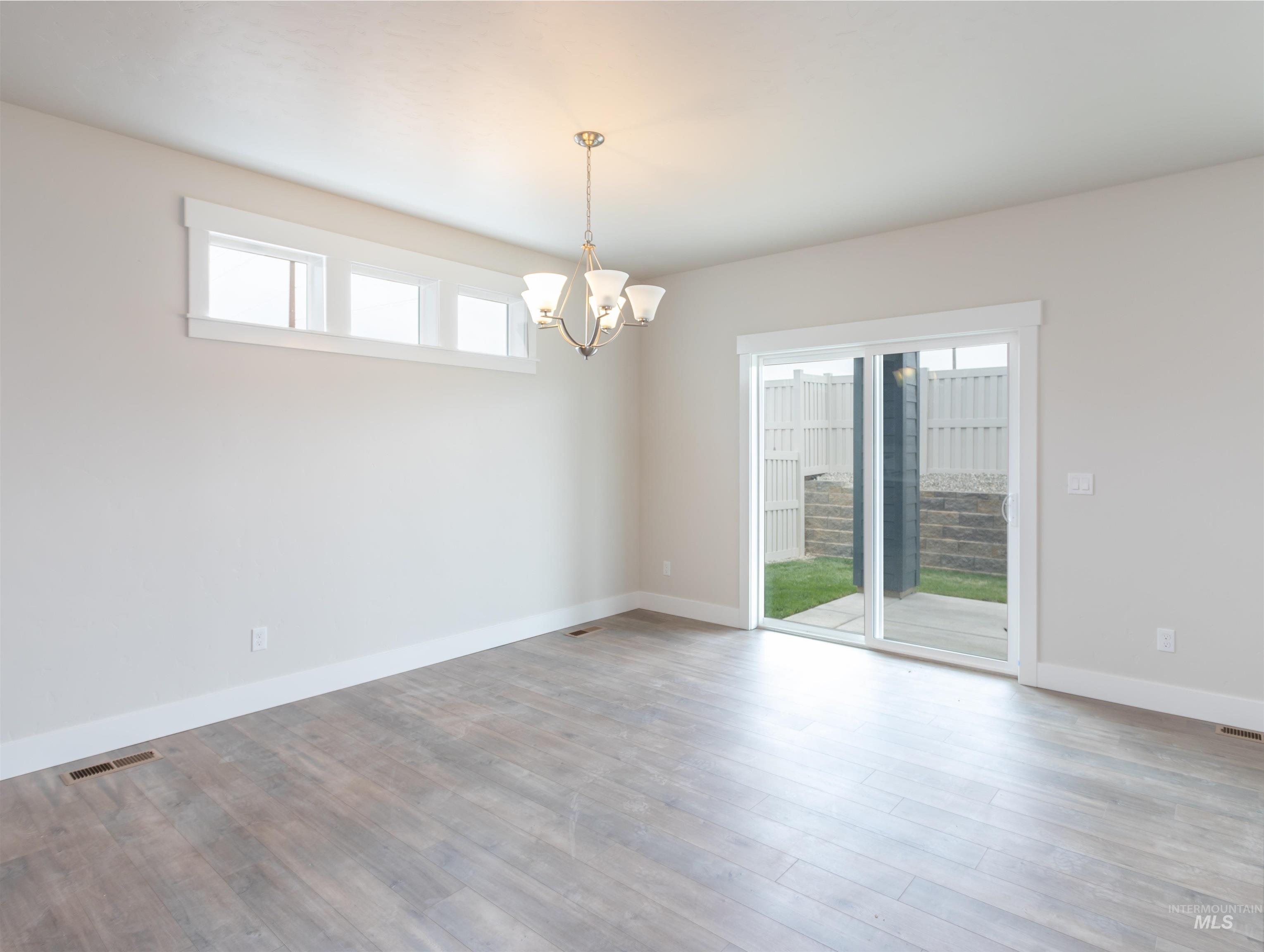 1226 W Osceola St Property Photo 5