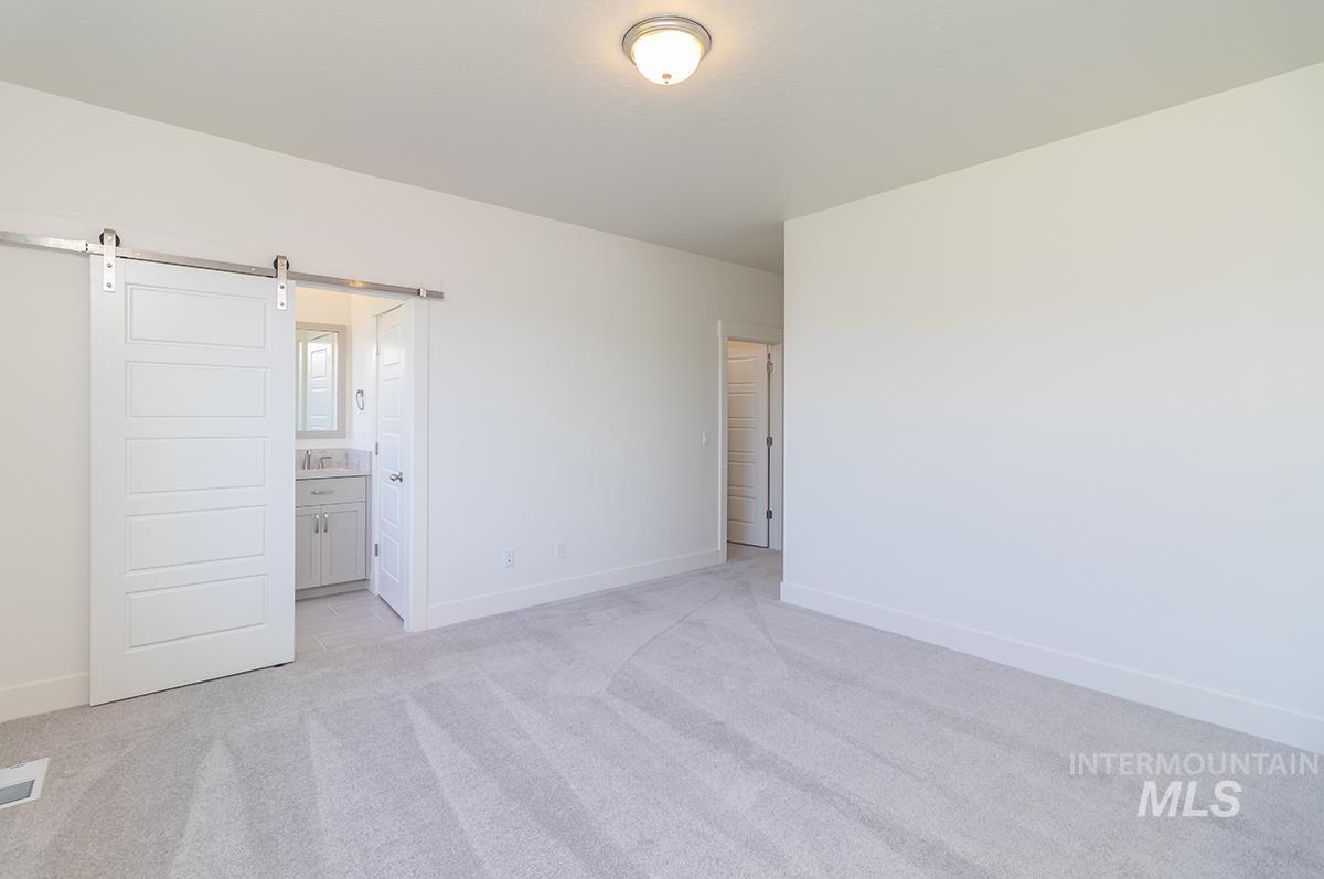 1226 W Osceola St Property Photo 6