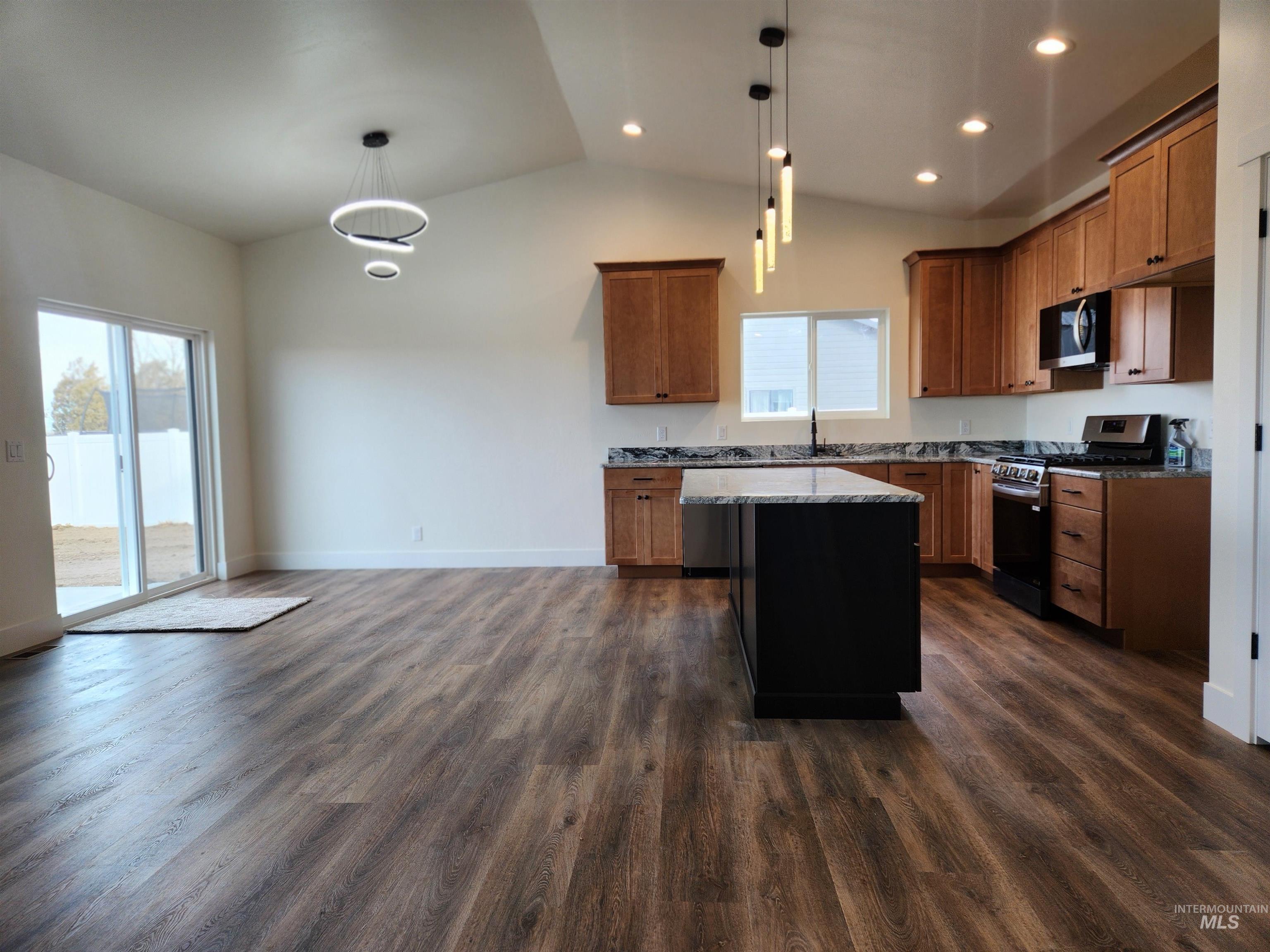1407 Moss Ave Property Photo 6