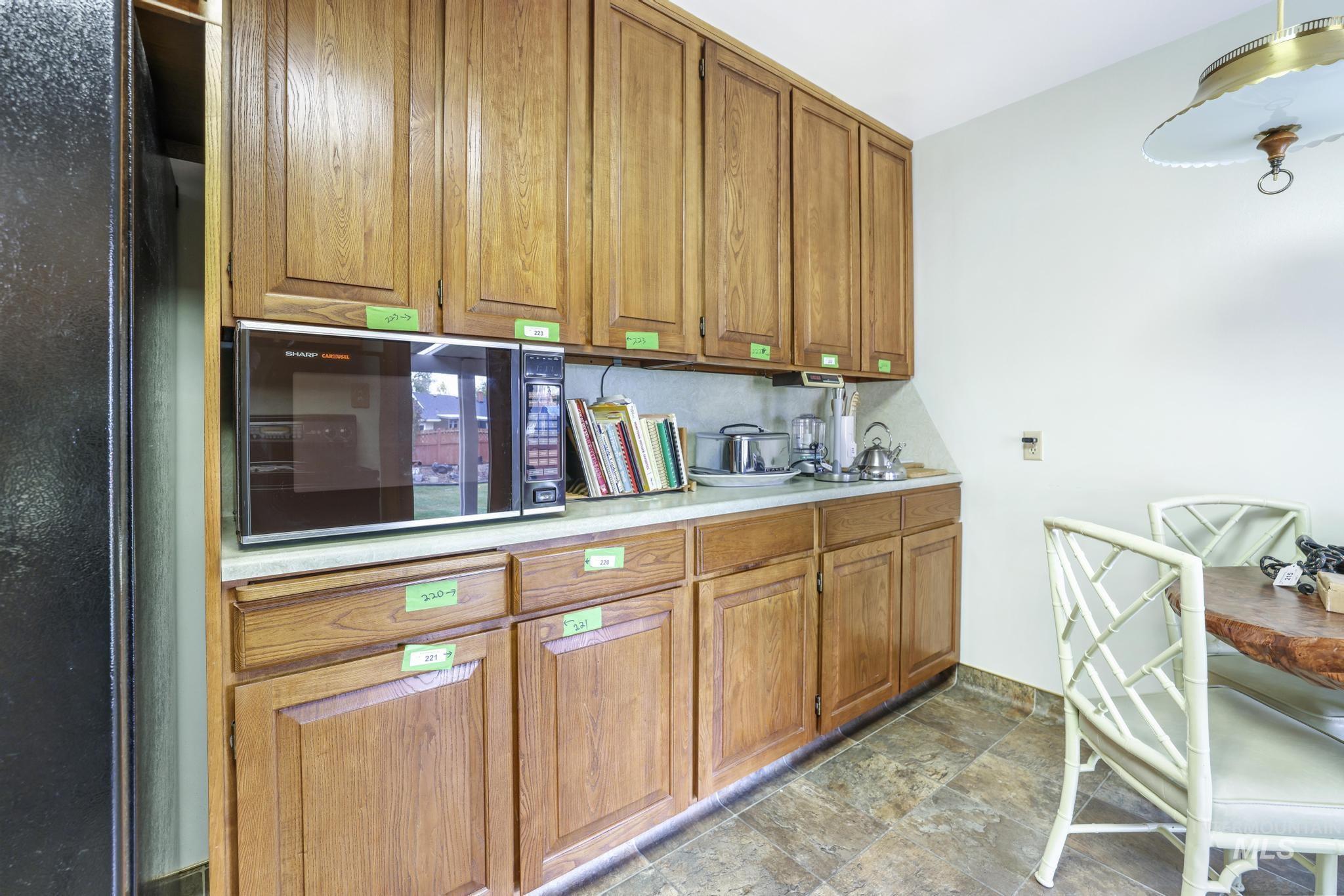268 Heyburn Ave W Property Photo 12