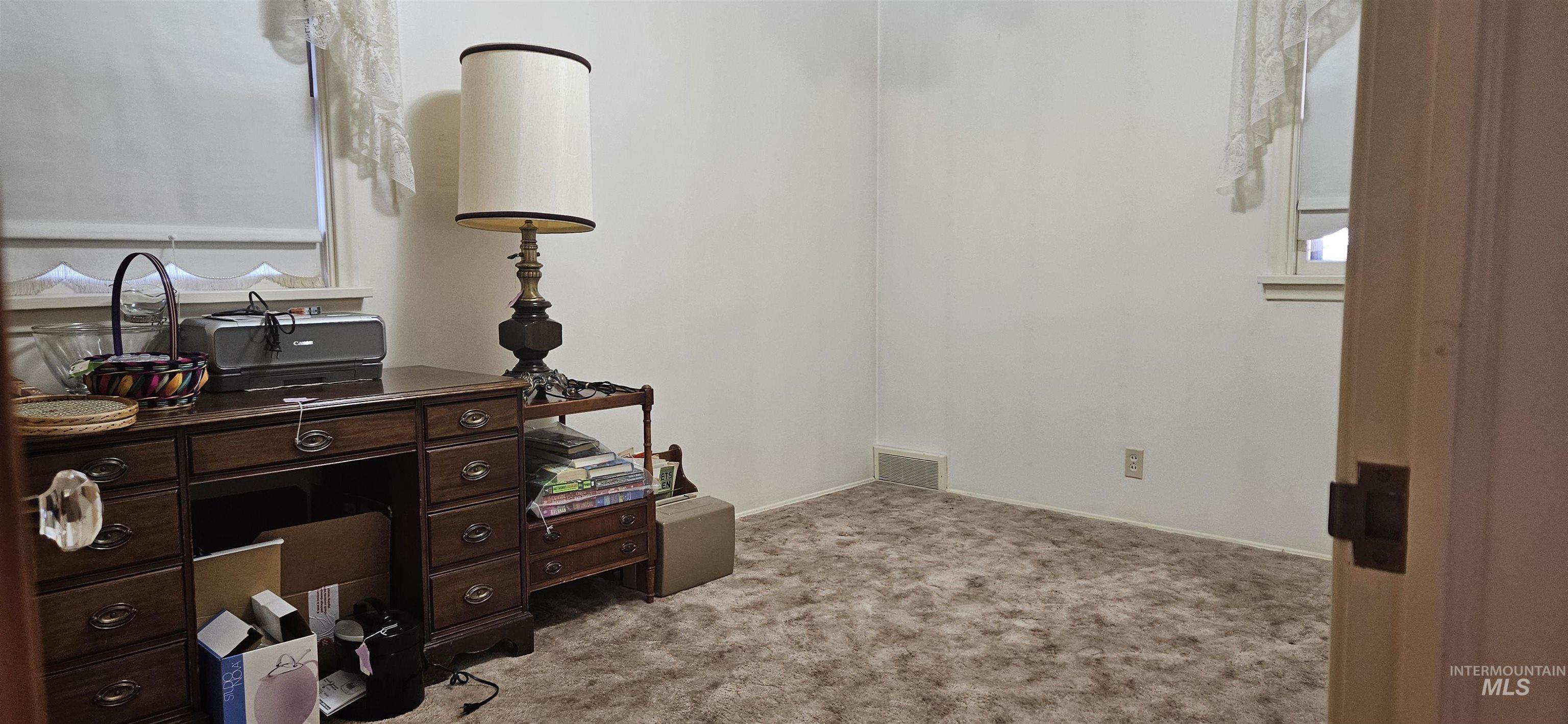 268 Heyburn Ave W Property Photo 16