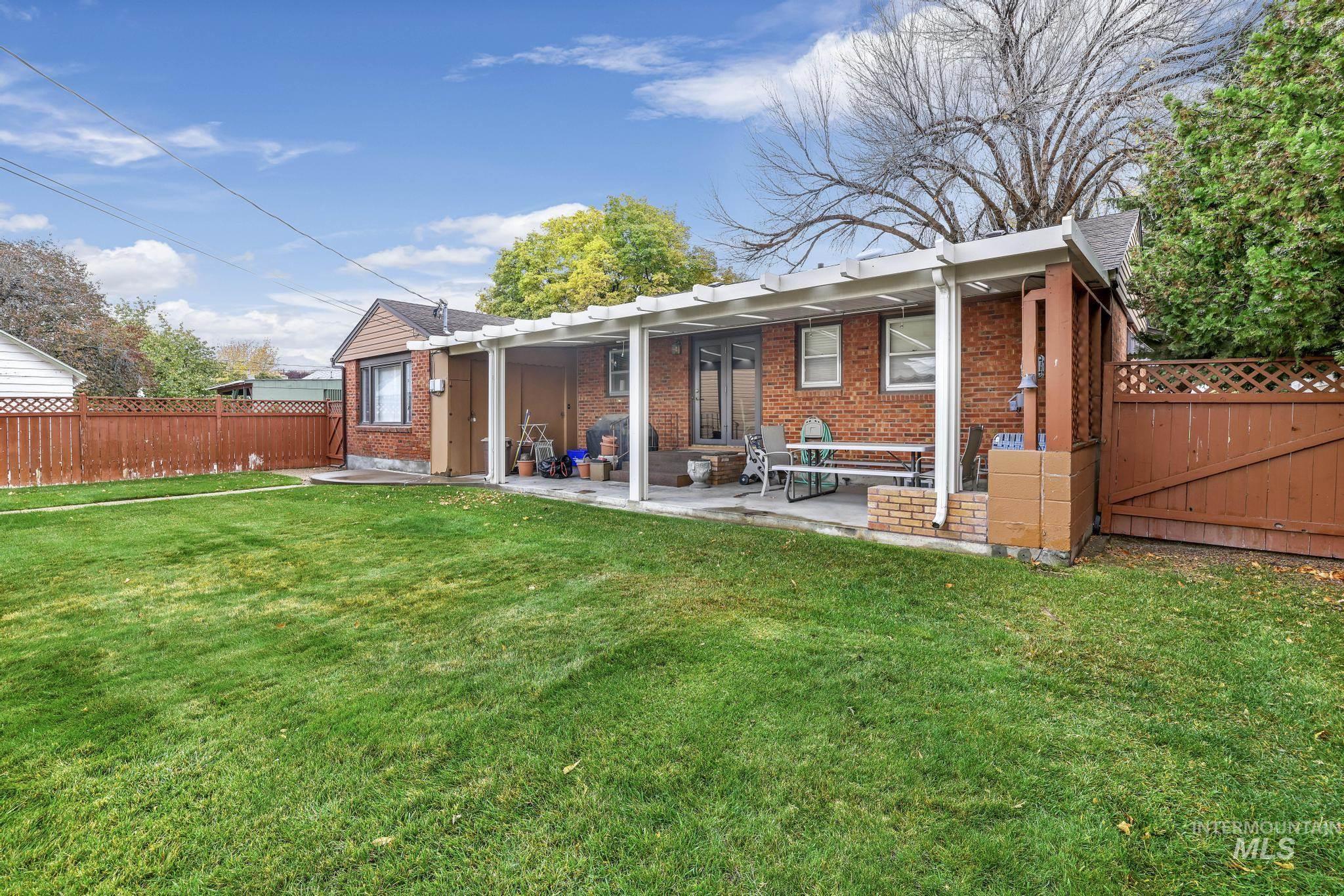 268 Heyburn Ave W Property Photo 29