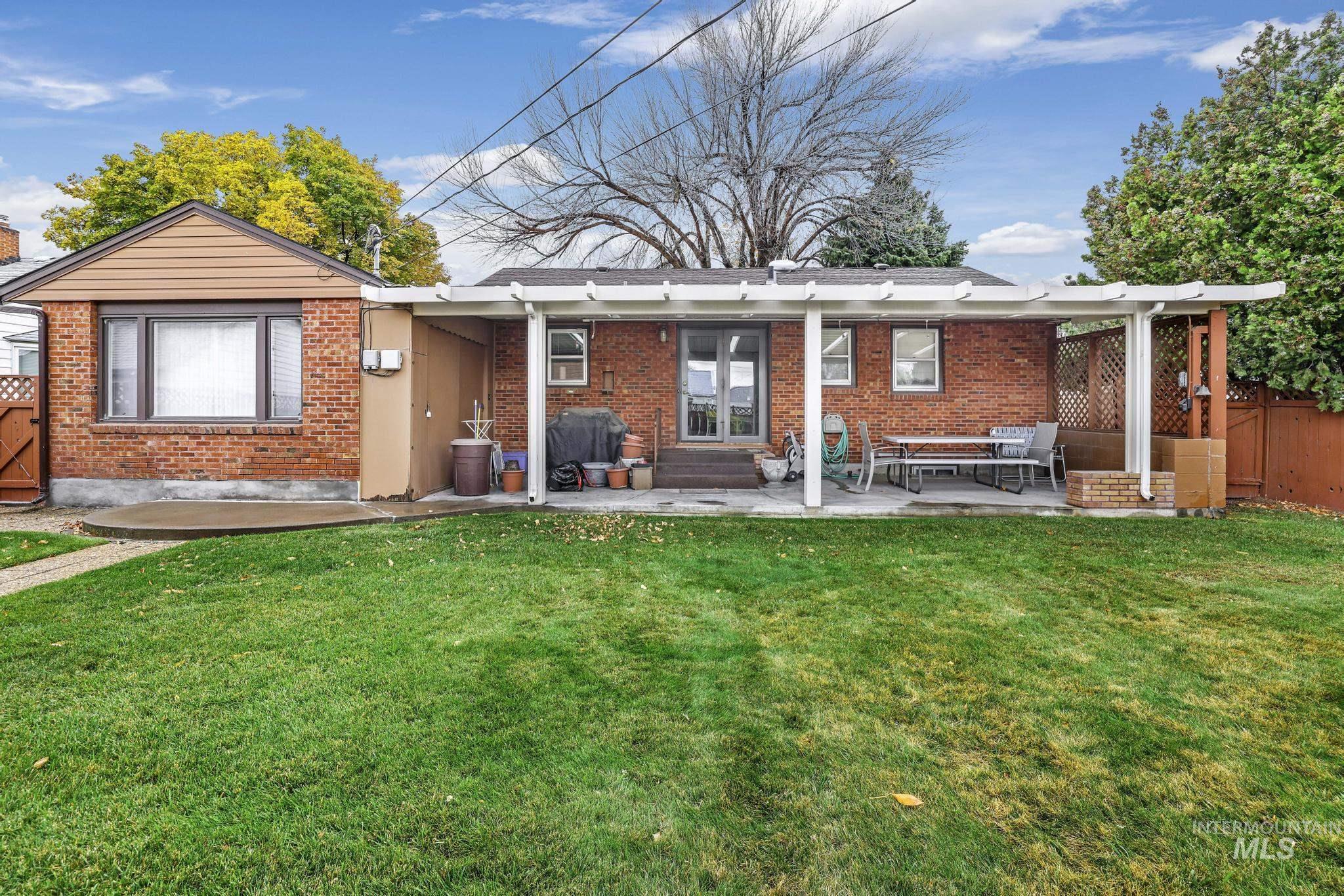 268 Heyburn Ave W Property Photo 30