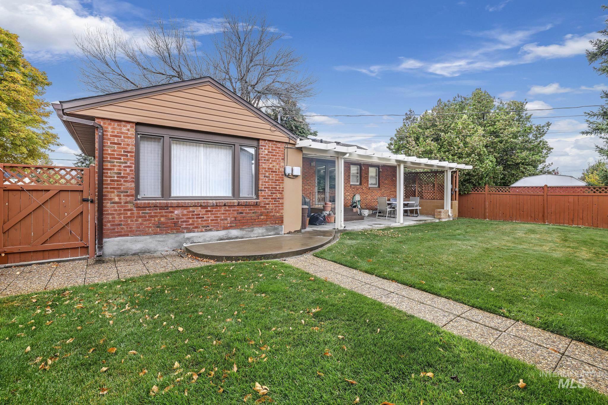 268 Heyburn Ave W Property Photo 31