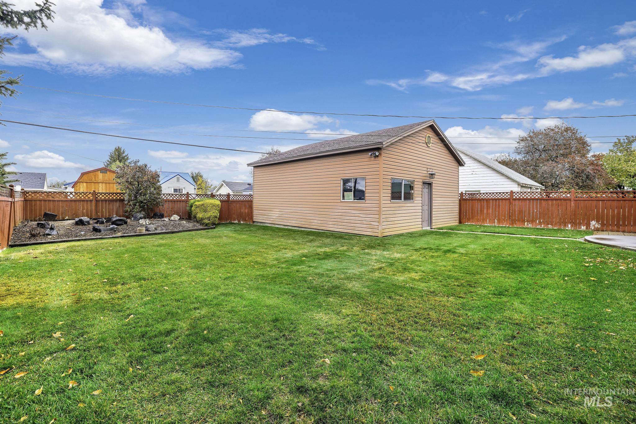 268 Heyburn Ave W Property Photo 33
