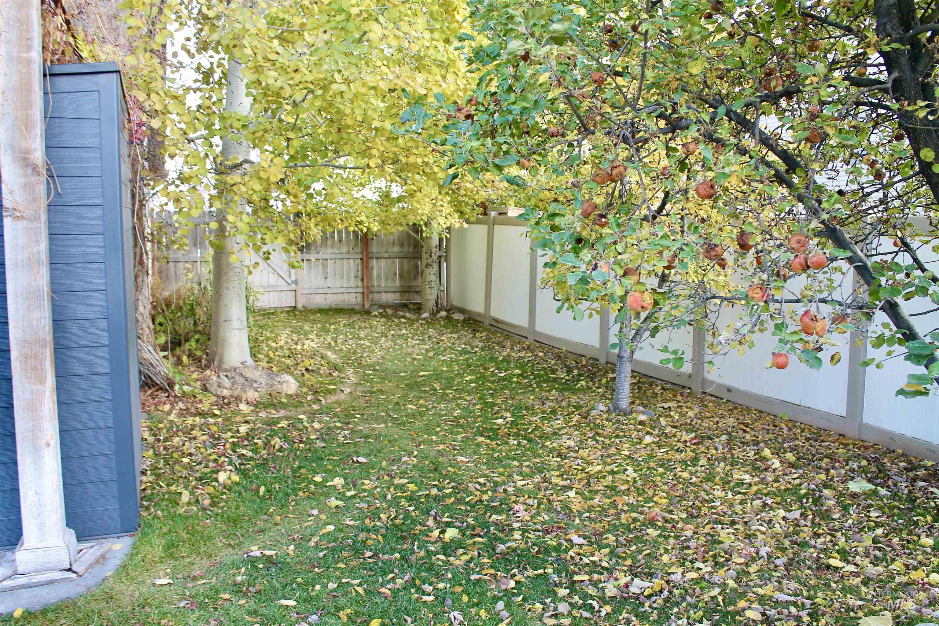 1941 N Oakbrook Rd Property Photo 44