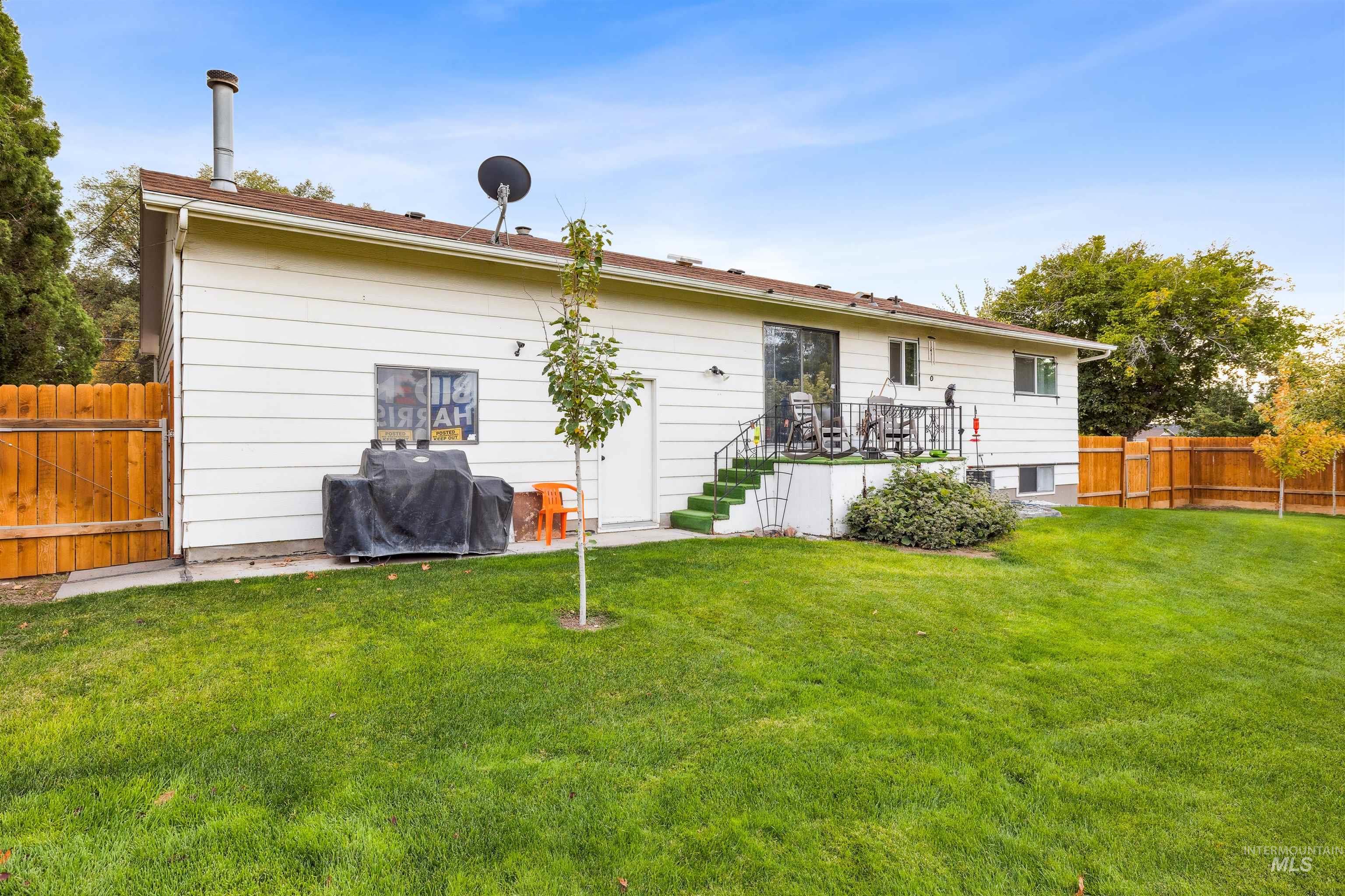 546 Heyburn Ave W Property Photo 34