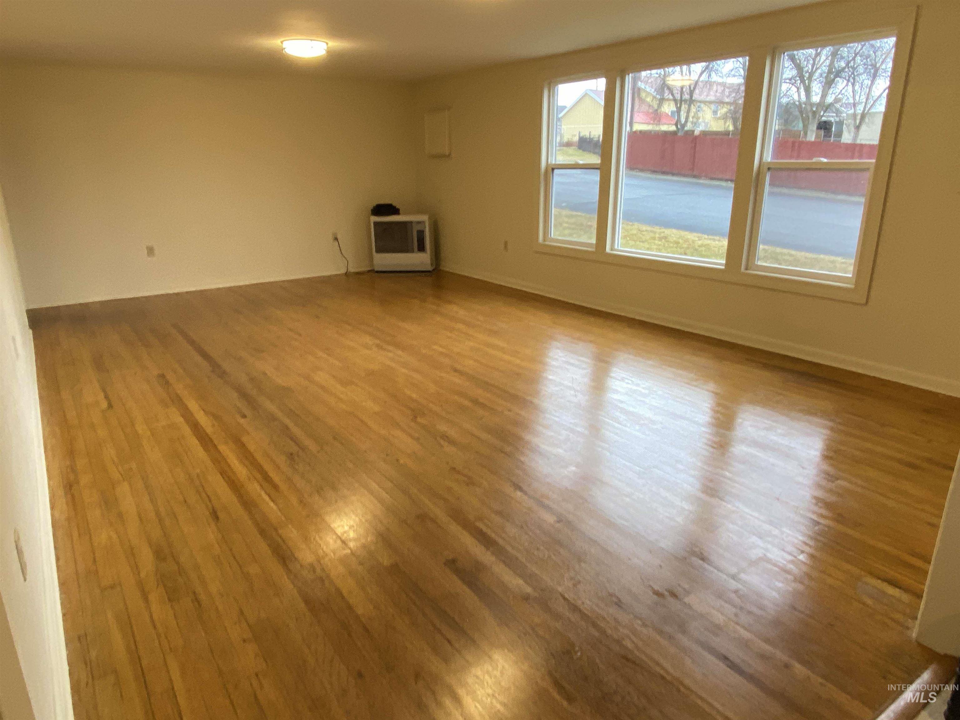 624 Lincoln Avenue Property Photo 1