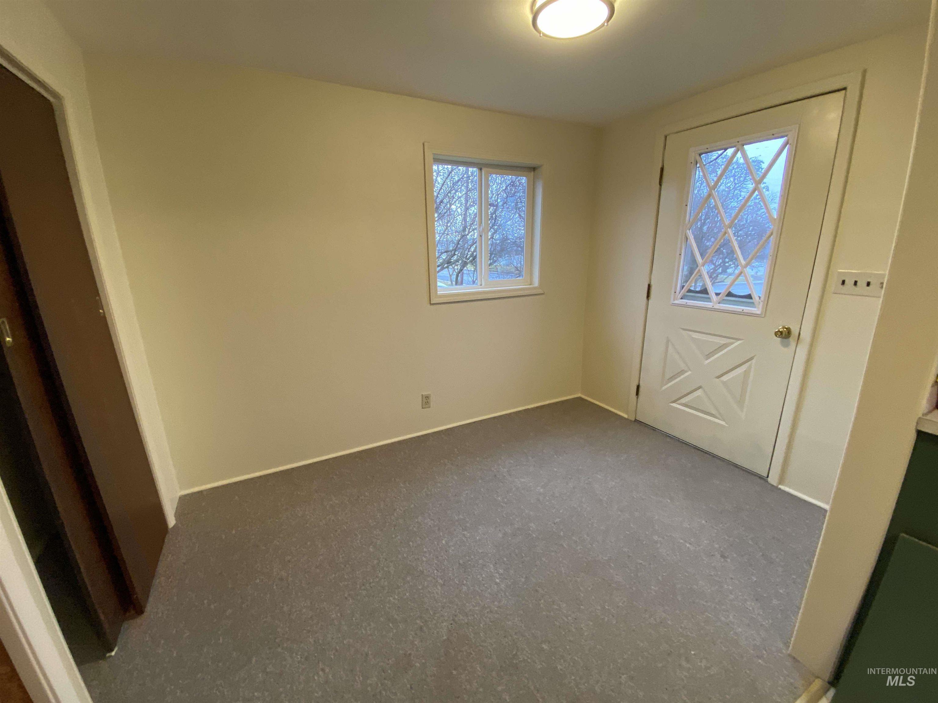 624 Lincoln Avenue Property Photo 9
