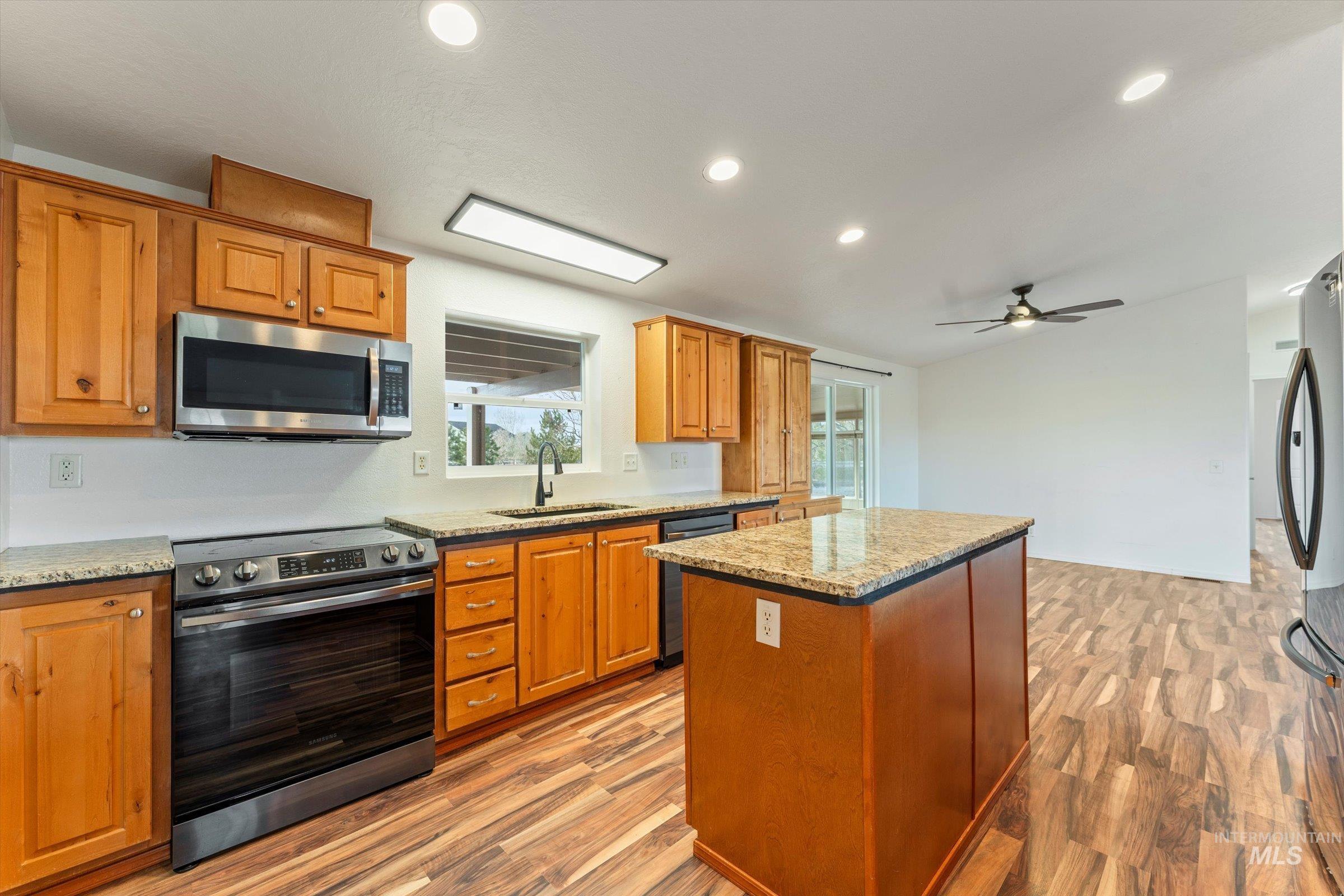 19345 N Del Norte Pl Property Photo 8