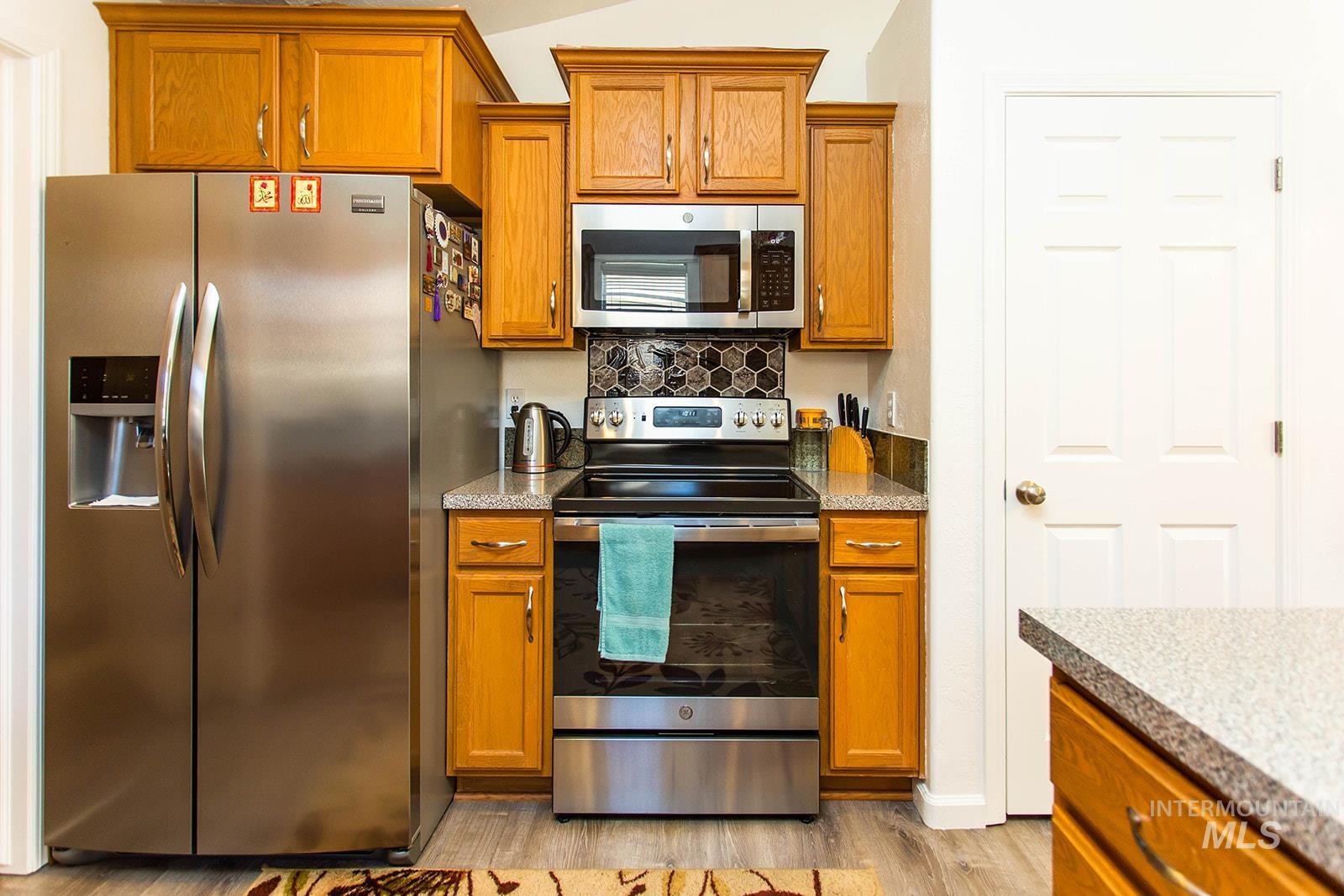 1175 Caswell Ave W Property Photo 11