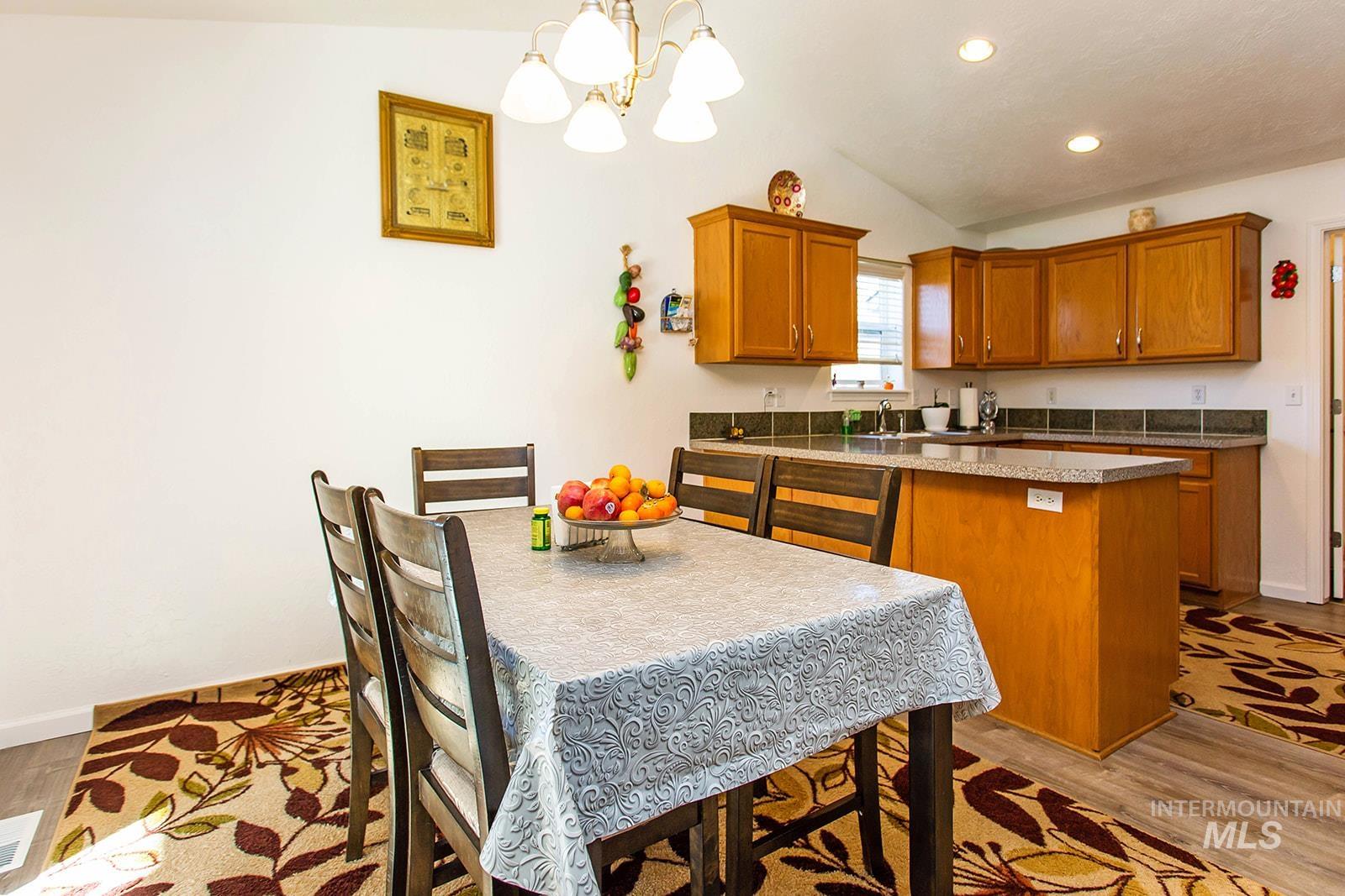 1175 Caswell Ave W Property Photo 15