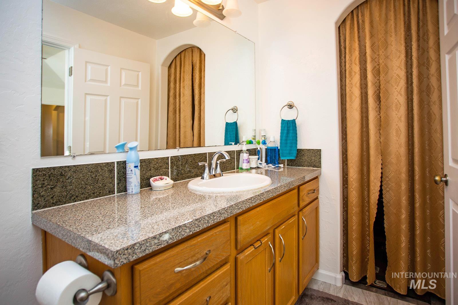 1175 Caswell Ave W Property Photo 21
